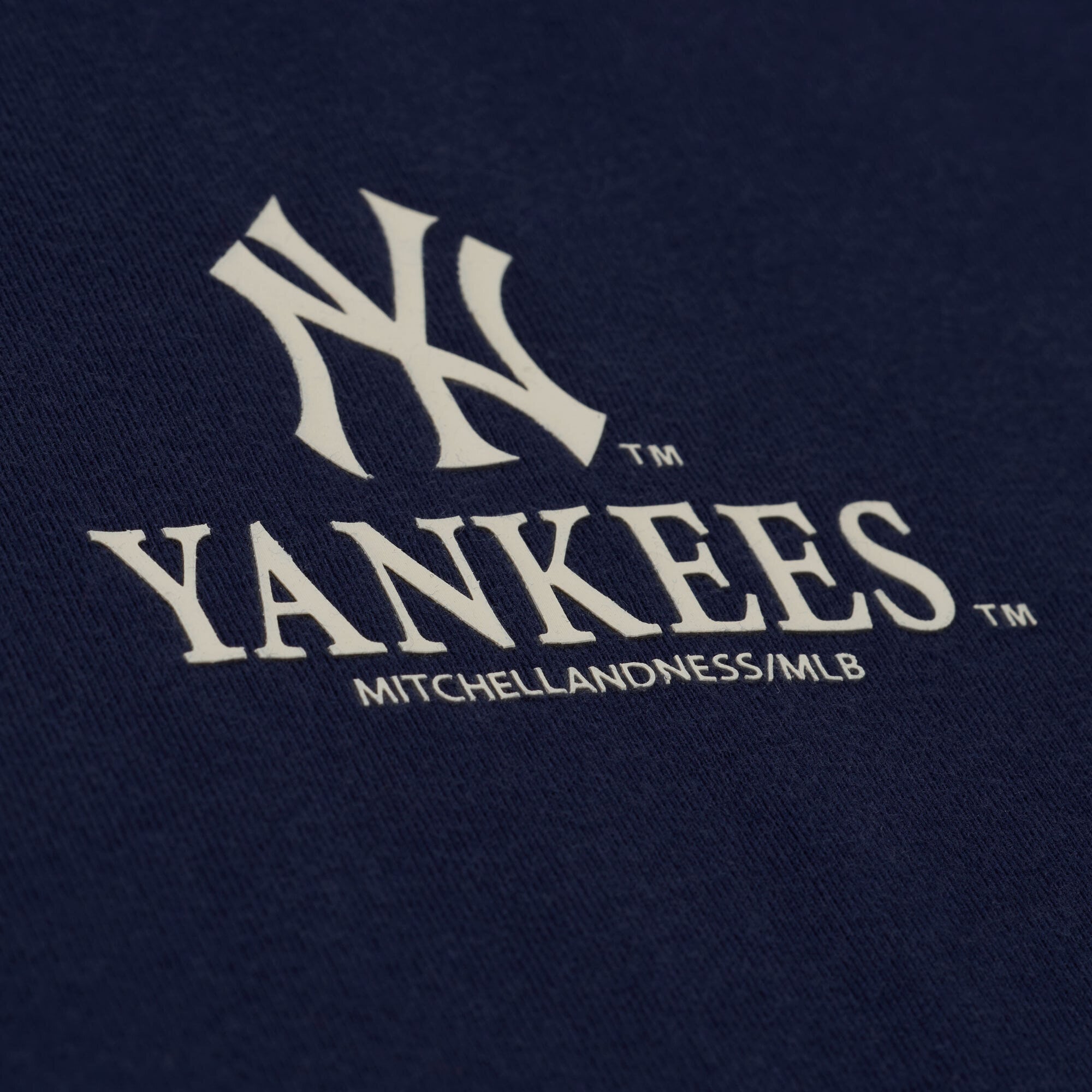 T-shirt Mitchell & Ness pour femme, bleu marine, New York Yankees Core Essentials, micro-logo