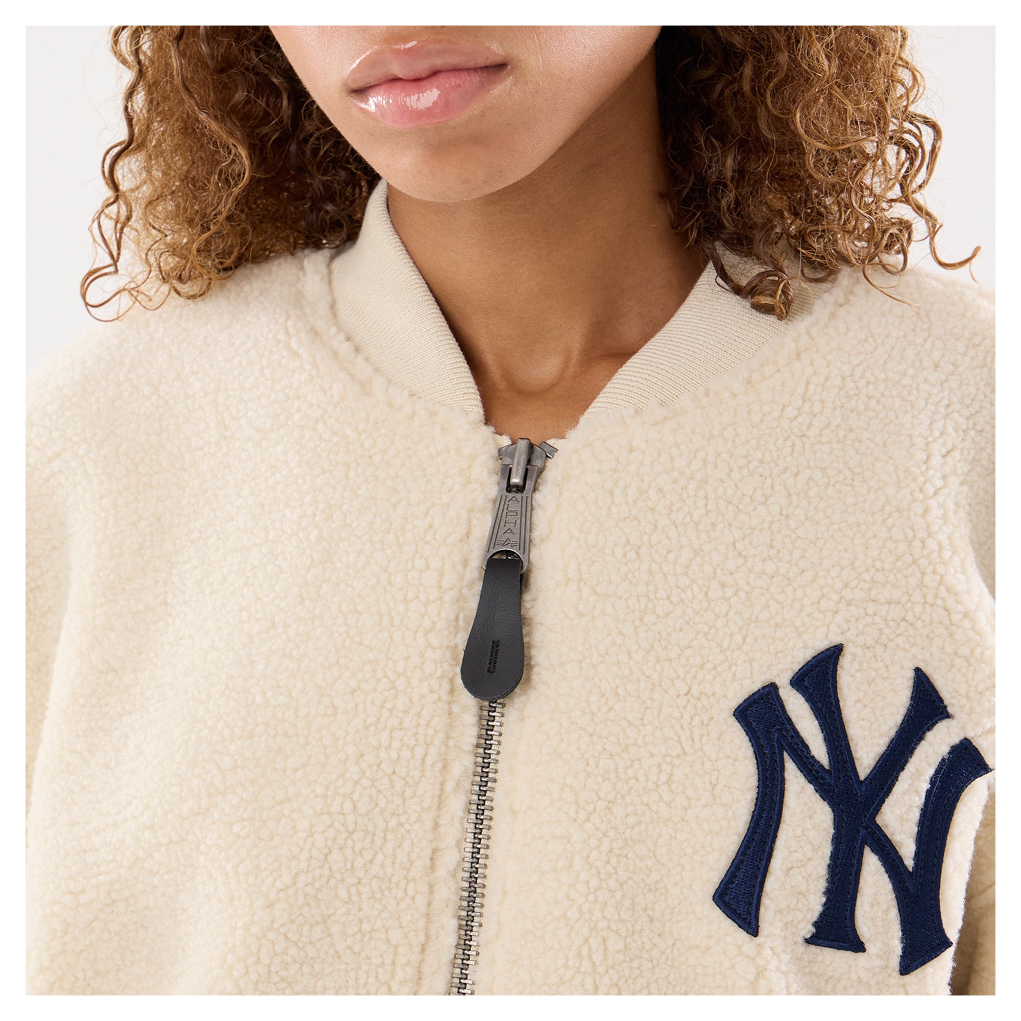 Women's New Era x Alpha Industries  White York Yankees Sherpa Flight Jacket