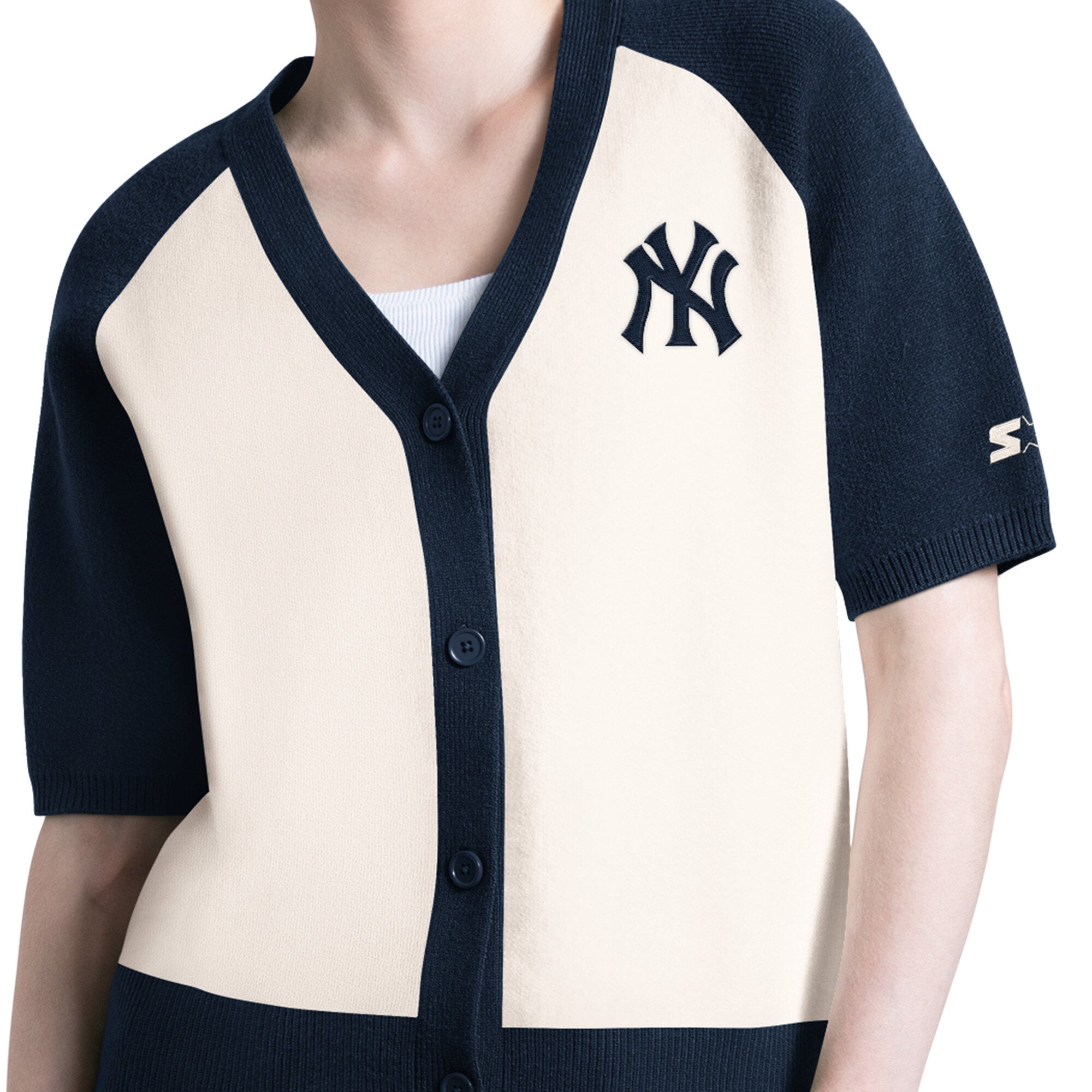 Pull court à manches raglan boutonné Starter Cream pour femme, collection Cooperstown des Yankees de New York, modèle Key Player, en mélange trois matières.