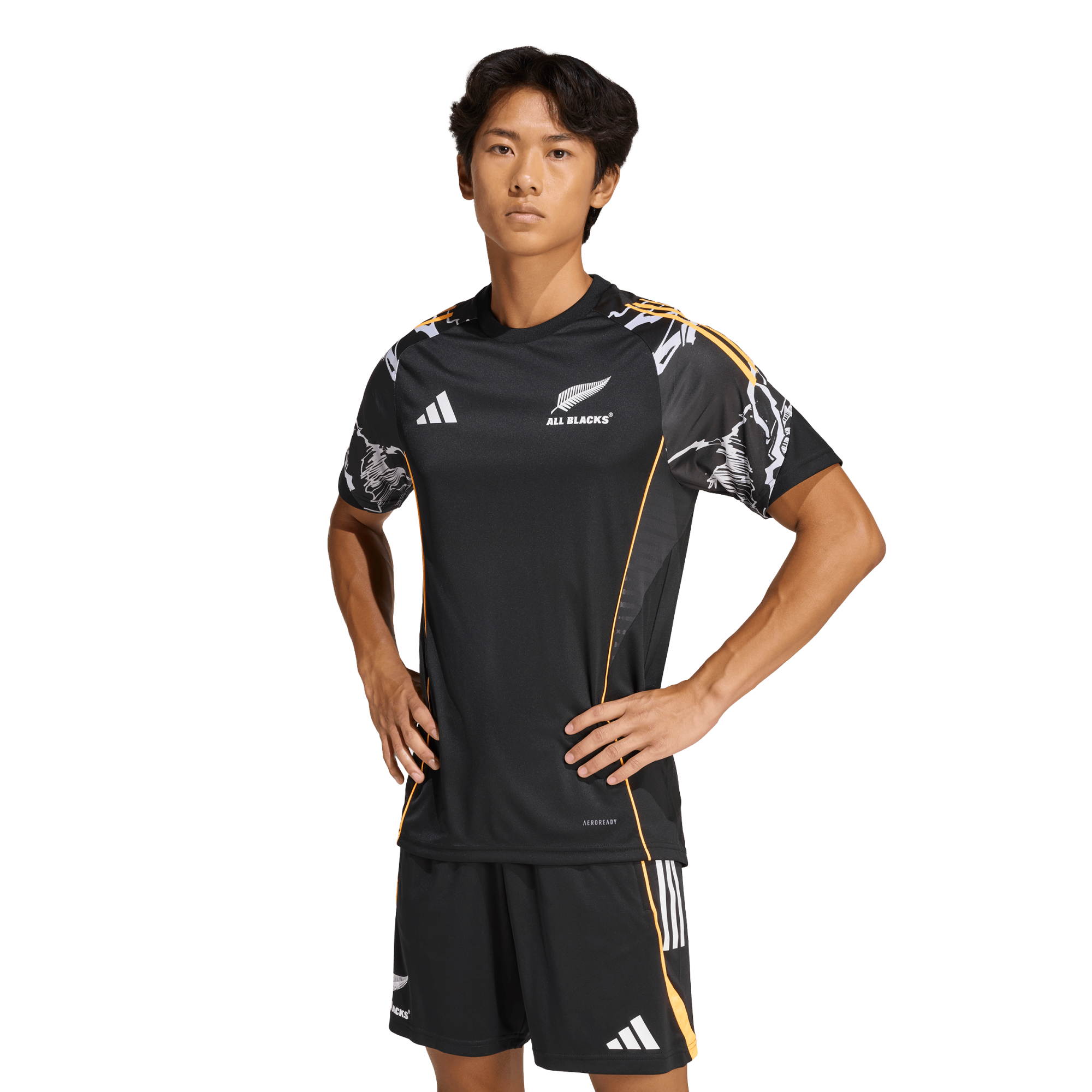 all-blacks-adidas-x-marvel- 