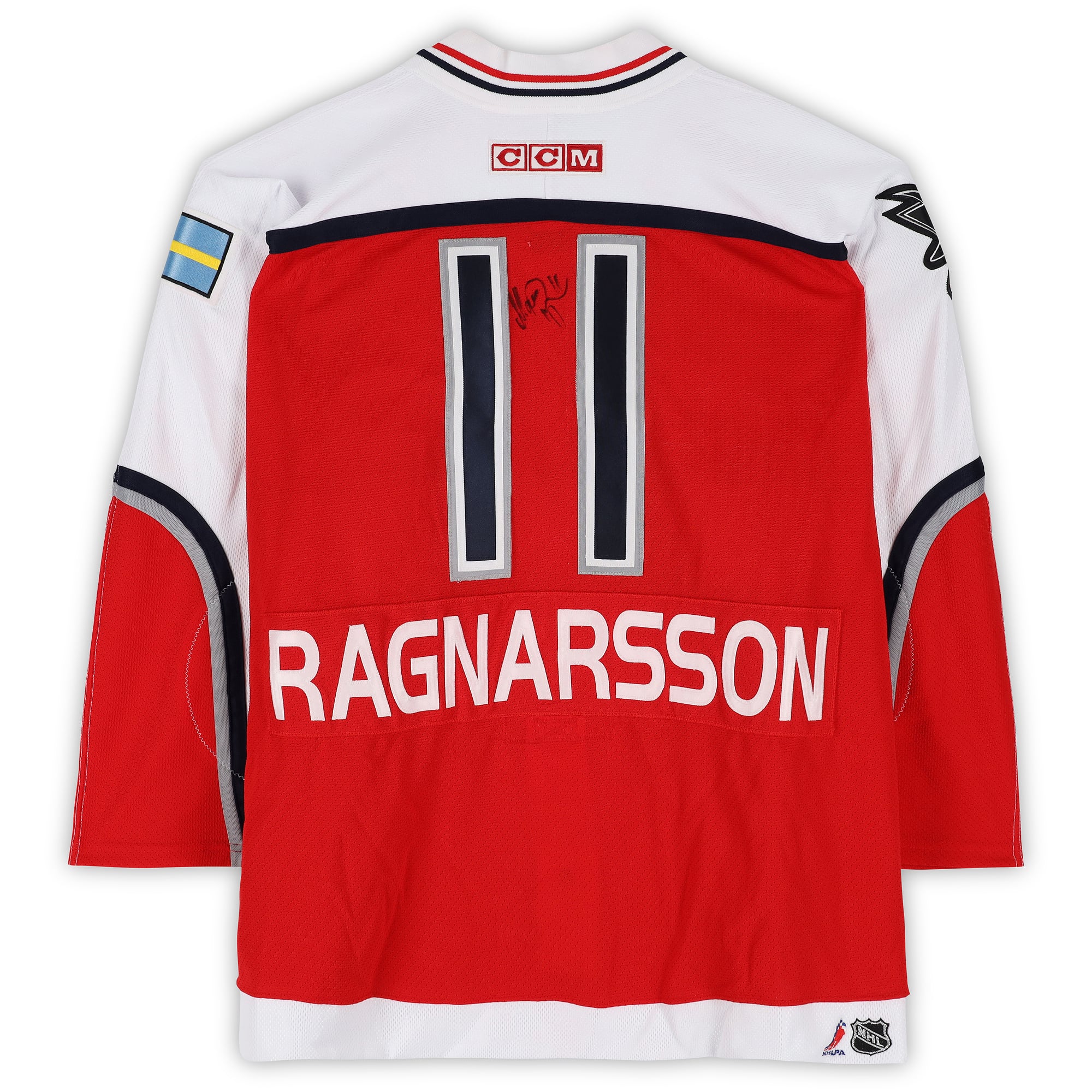 Maillot rouge n° 11 autographié par Marcus Ragnarsson (Équipe Monde) lors du Match des étoiles de la LNH 2001.