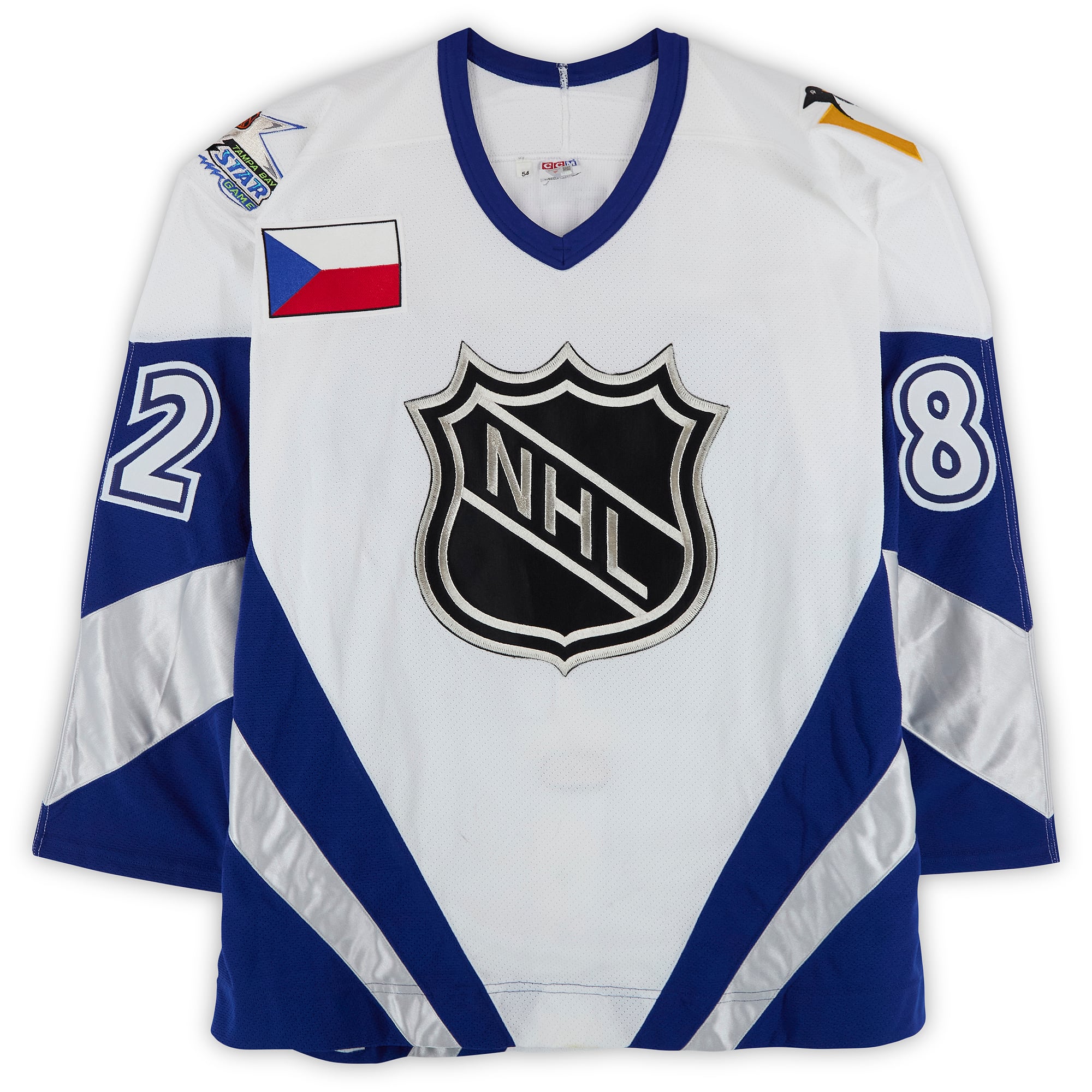 Maillot blanc n° 82 autographié par Martin Straka (Équipe Monde) porté lors du Match des étoiles de la LNH de 1999.