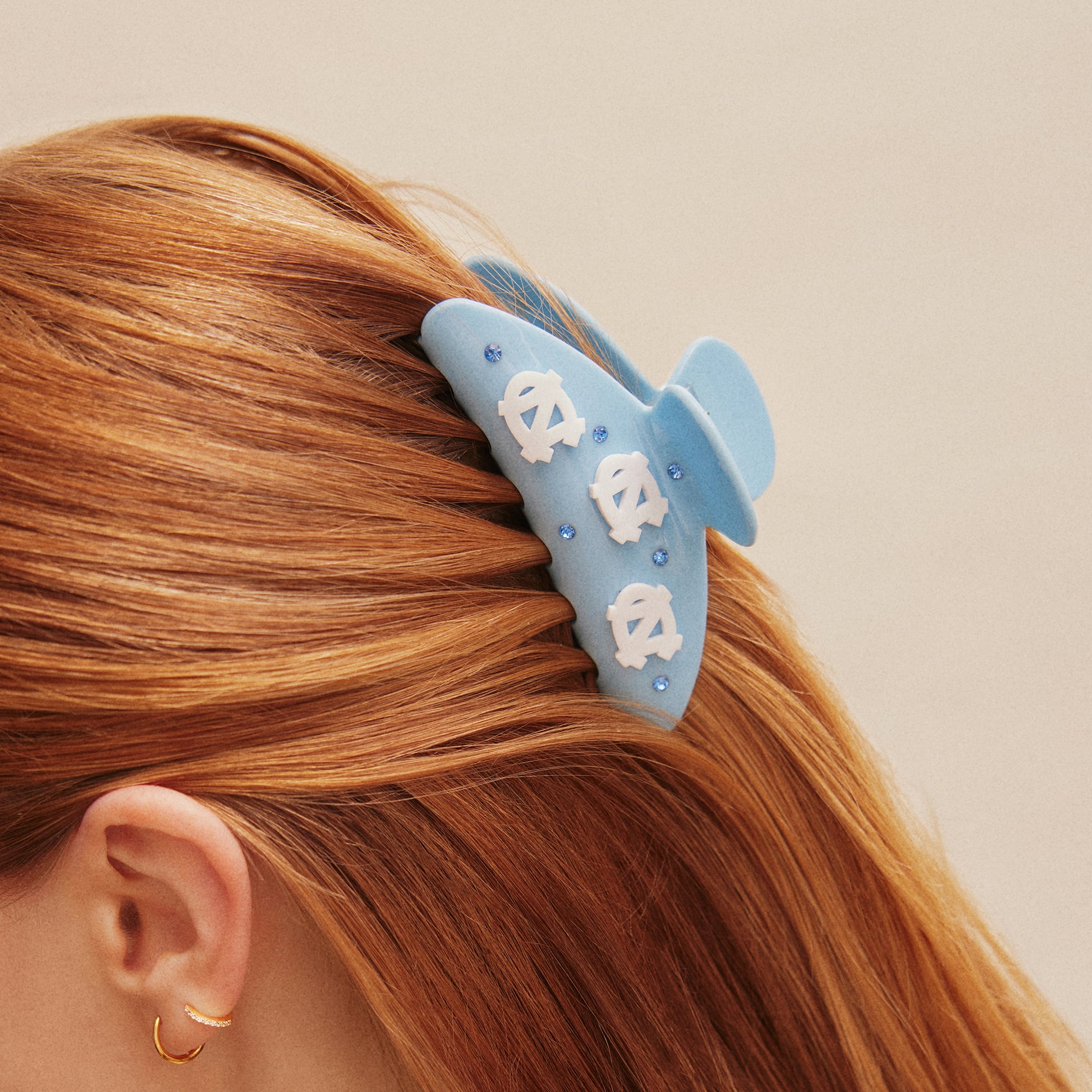 Pince à cheveux BaubleBar avec logo des Tar Heels de Caroline du Nord