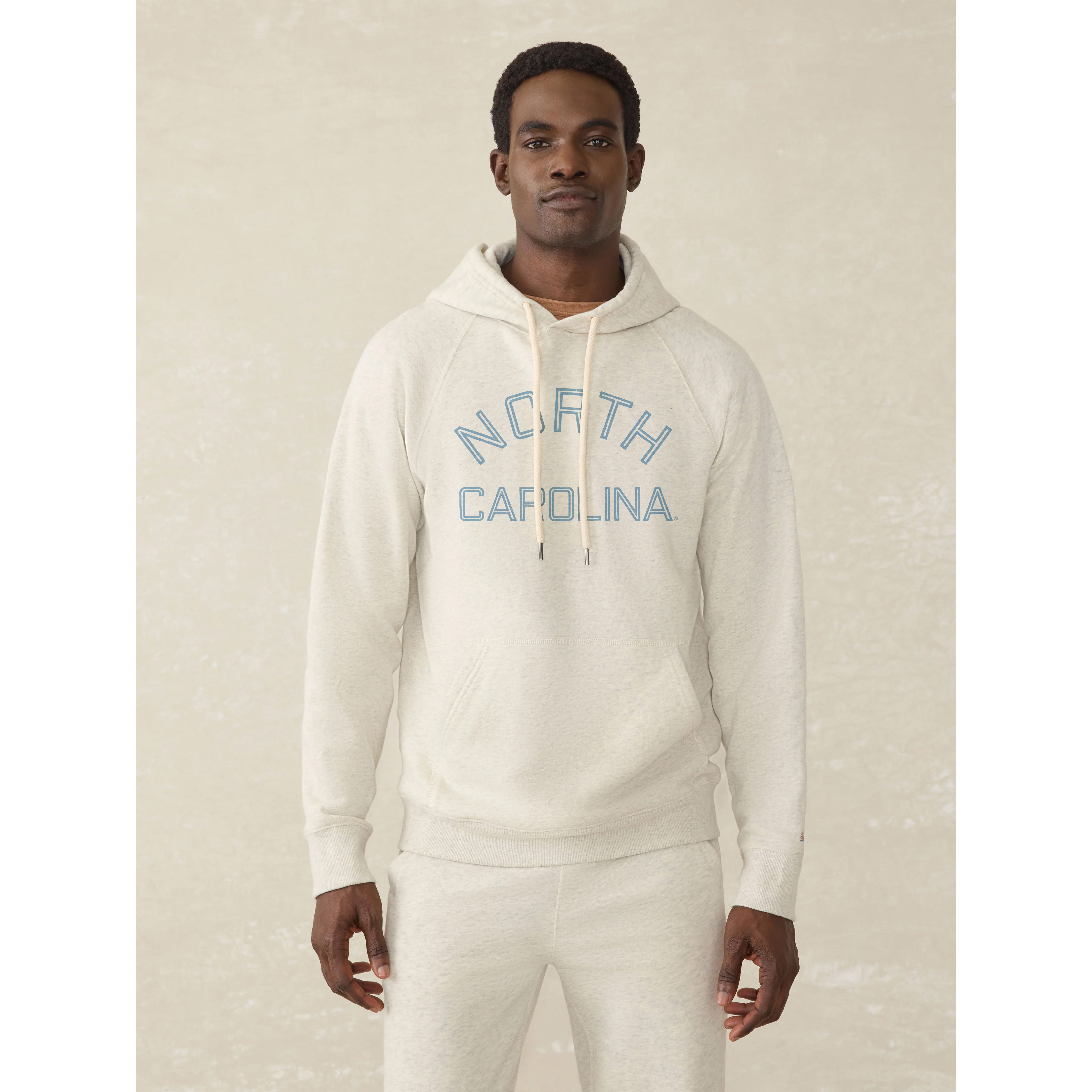 Sweat à capuche polaire FAHERTY beige pour homme, modèle North Carolina Tar Heels High Standard