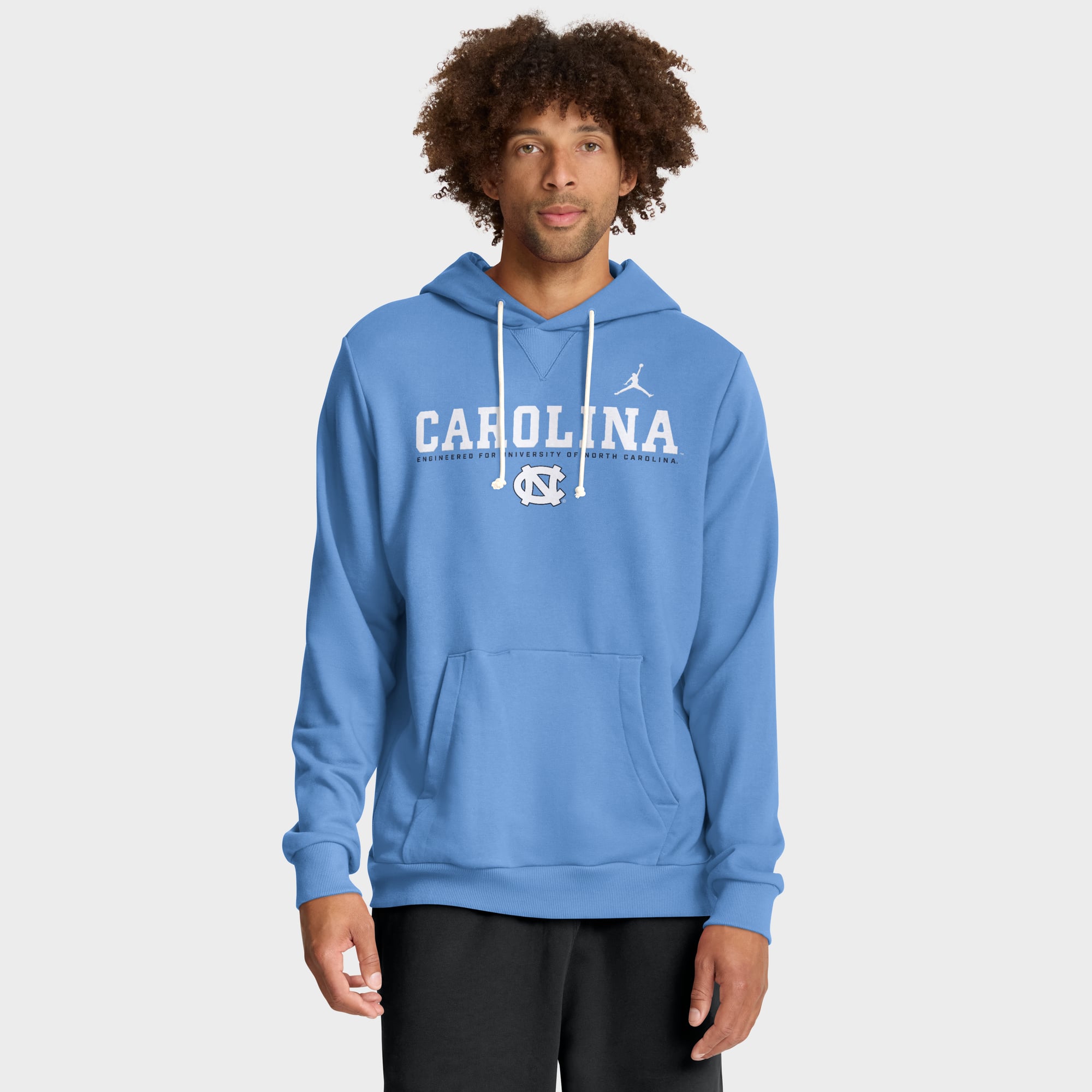 Sweat à capuche Jordan Brand bleu marine pour homme, édition 2025 des Tar Heels de Caroline du Nord, Standard Issue Dri-FIT