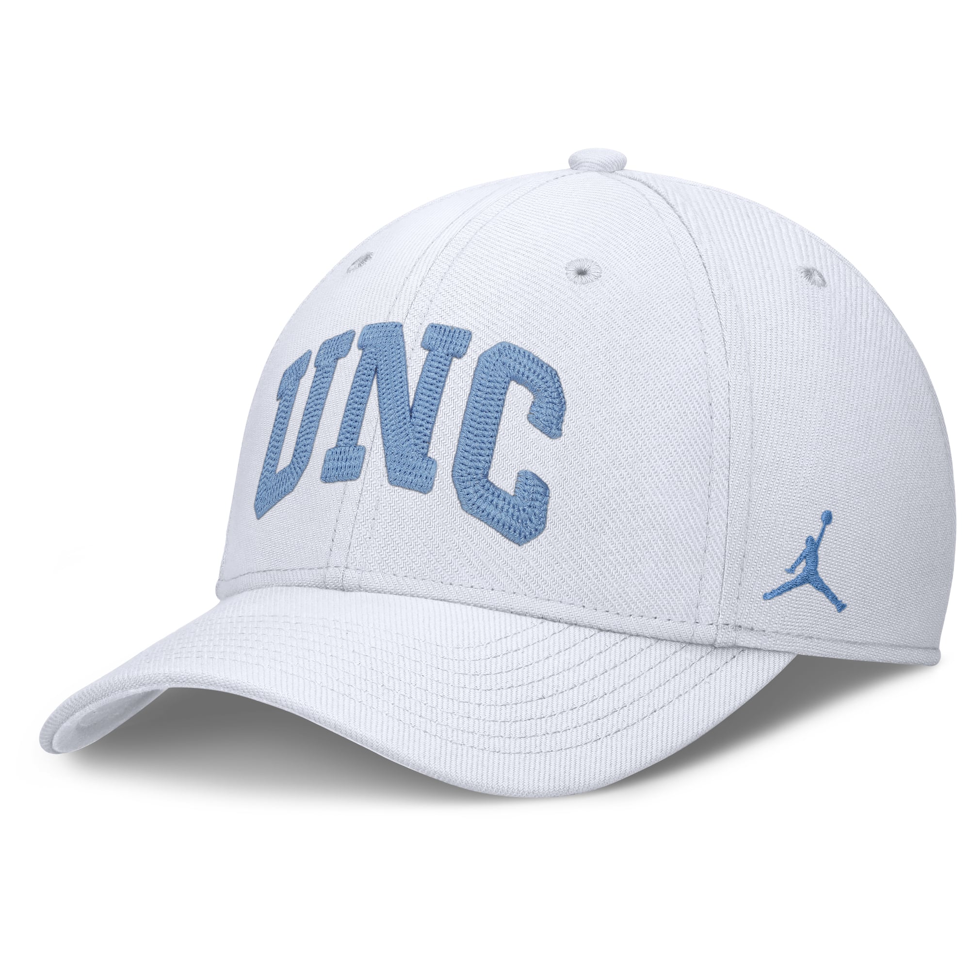 Casquette Jordan Brand blanche pour homme, modèle North Carolina Tar Heels, logo SwooshRise et technologie Dri-FIT.