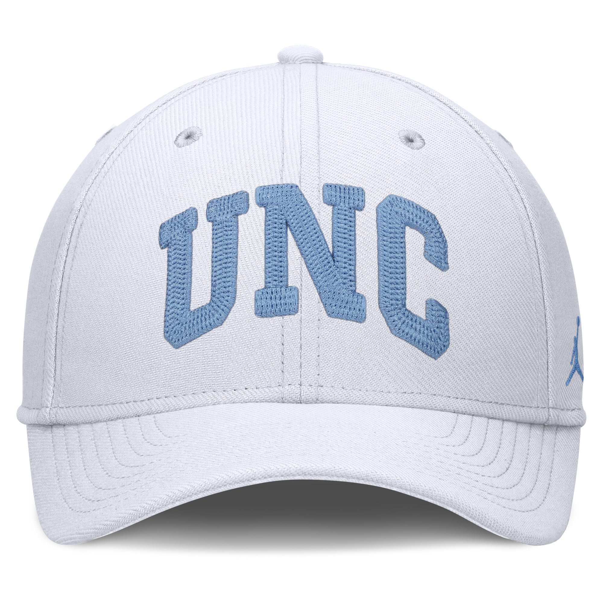 Casquette Jordan Brand blanche pour homme, modèle North Carolina Tar Heels, logo SwooshRise et technologie Dri-FIT.