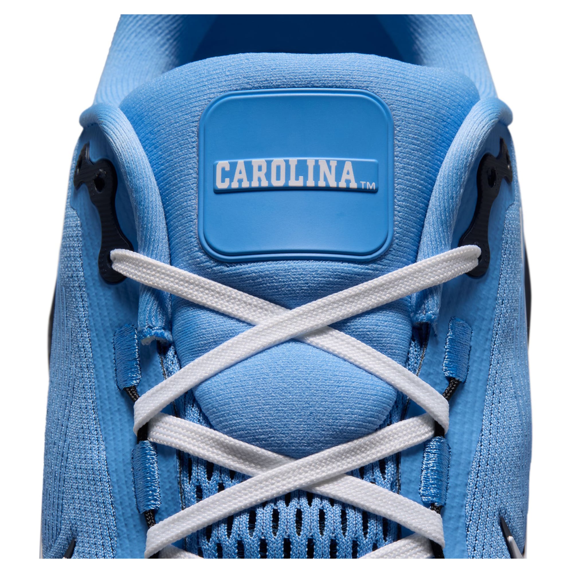 Men's Nike North Carolina Tar Heels Vomero 18 Running Shoes