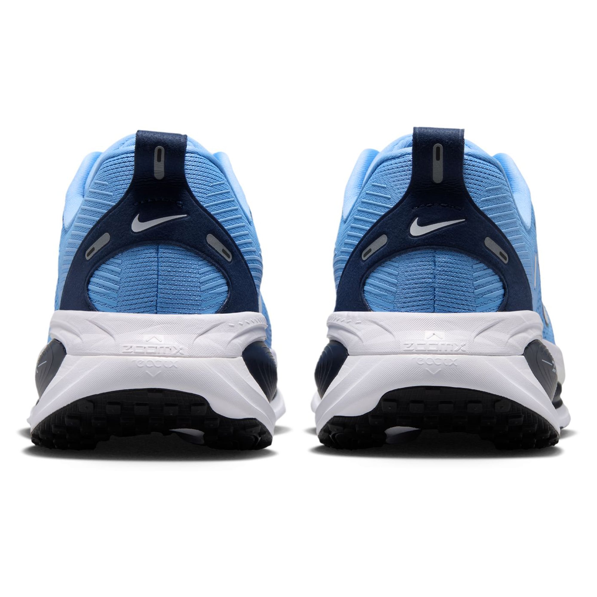 Men's Nike North Carolina Tar Heels Vomero 18 Running Shoes