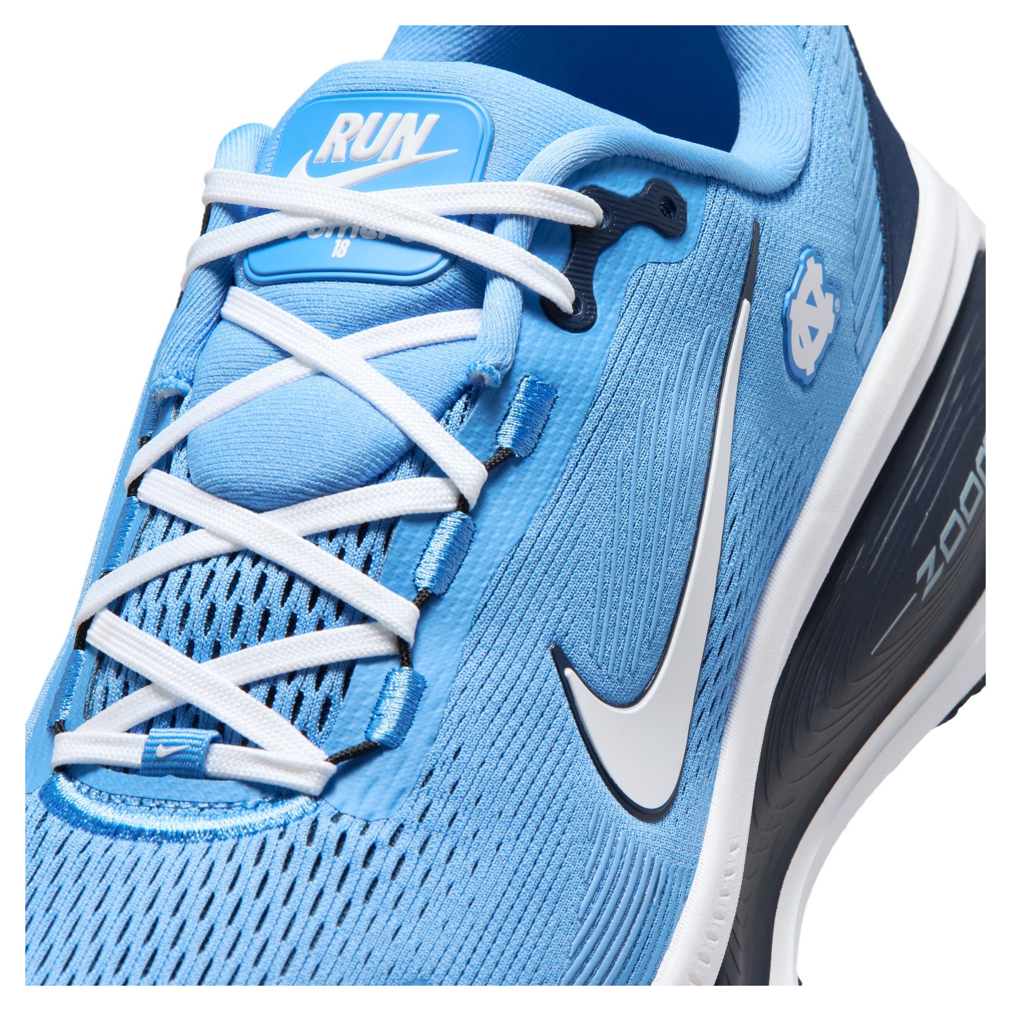 Men's Nike North Carolina Tar Heels Vomero 18 Running Shoes
