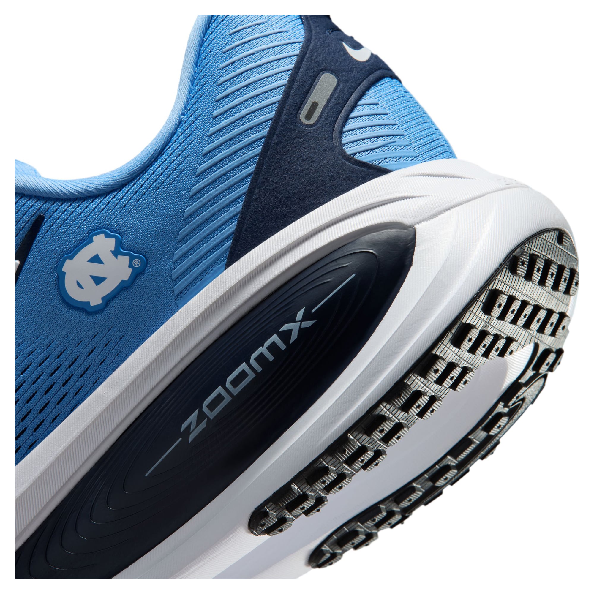 Men's Nike North Carolina Tar Heels Vomero 18 Running Shoes