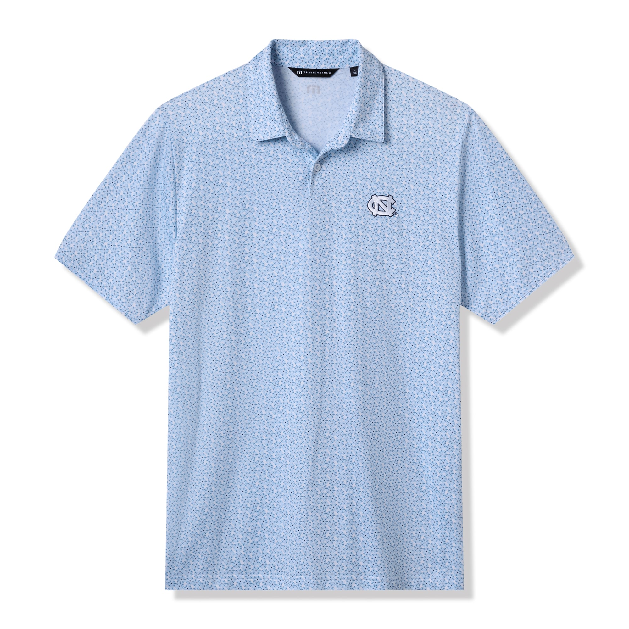 Polo TravisMathew blanc/bleu pour homme, modèle College Bound des Tar Heels de Caroline du Nord.