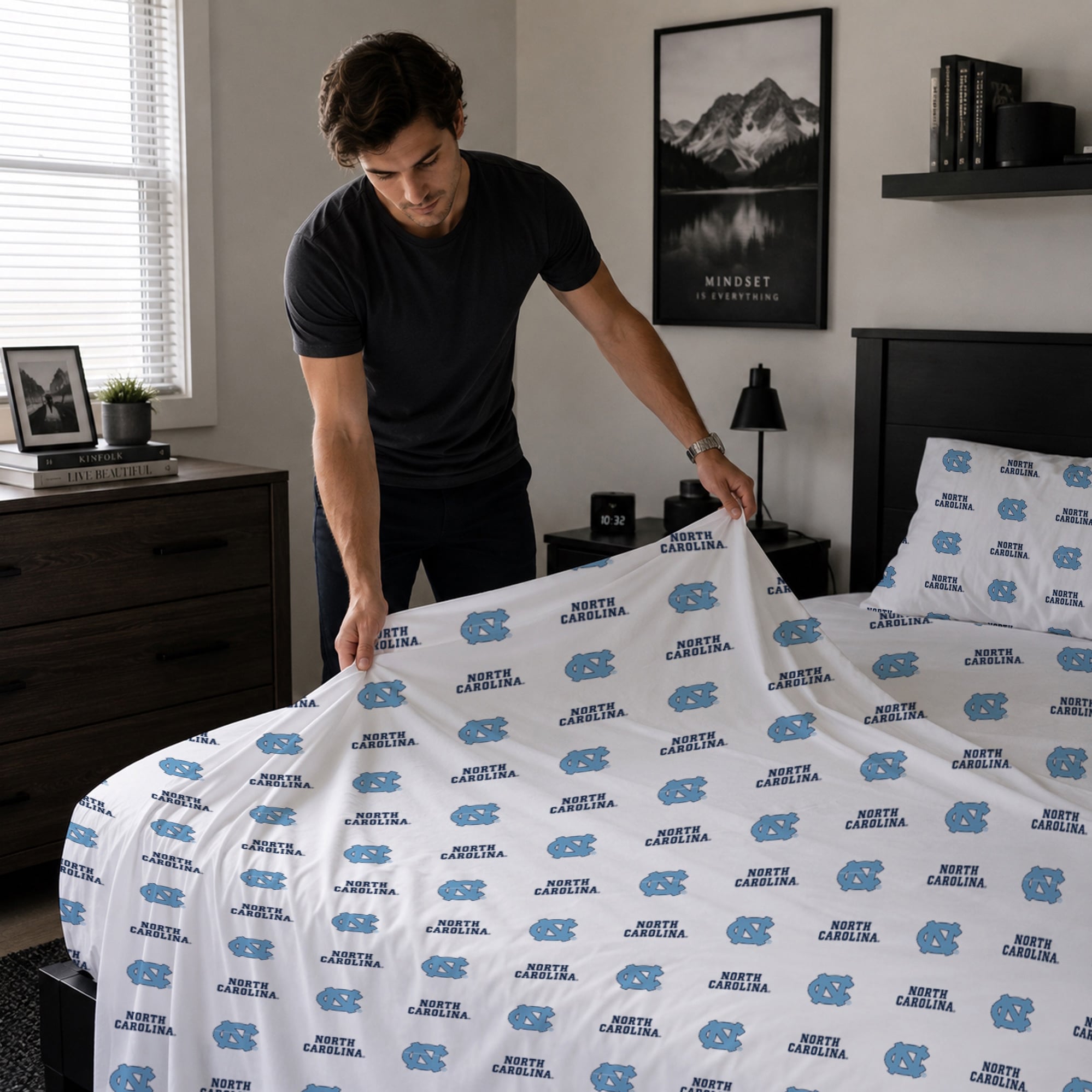 Ensemble de draps quatre pièces Pegasus North Carolina Tar Heels pour lit queen