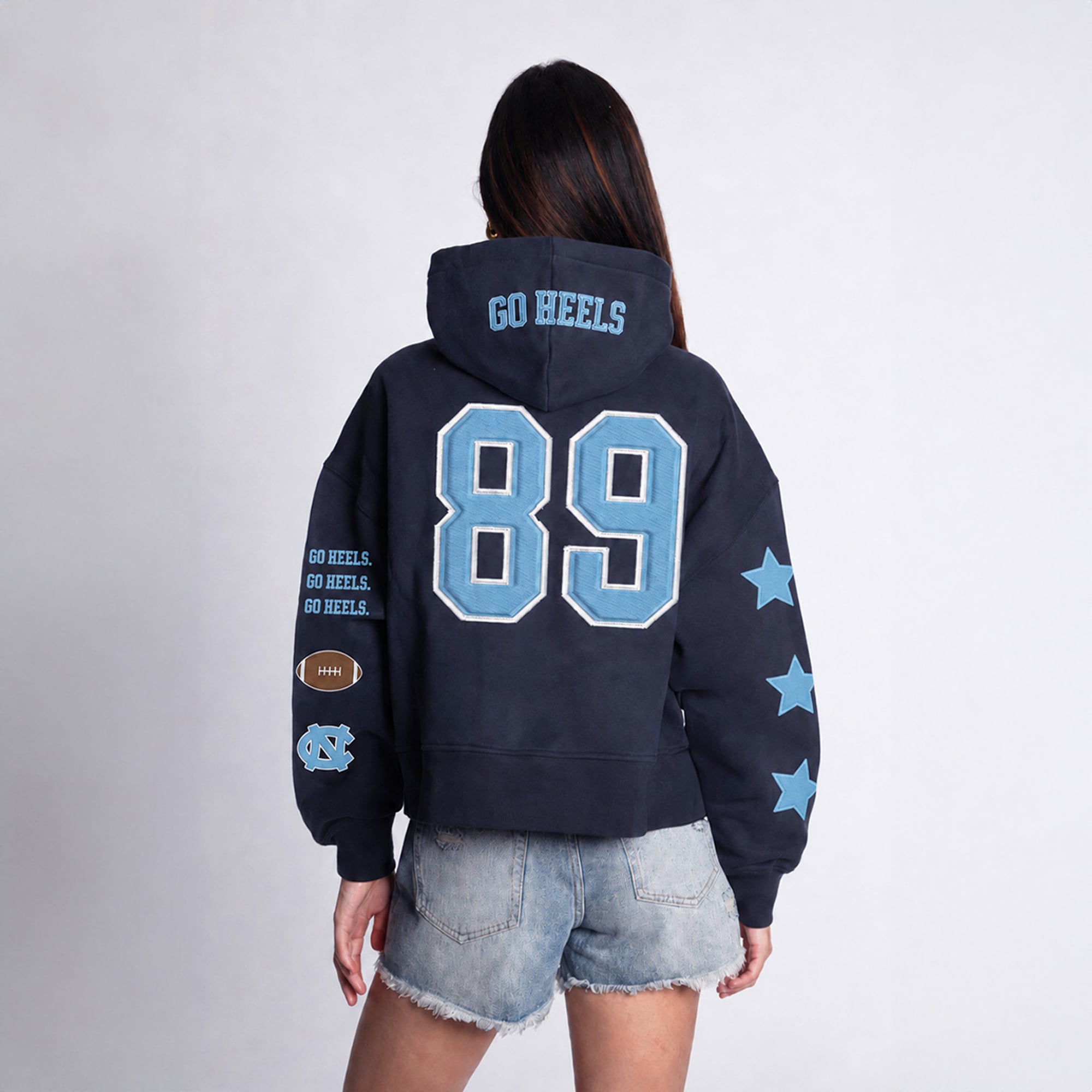 Sweat à capuche court Hype and Vice pour femme, bleu marine, North Carolina Tar Heels.