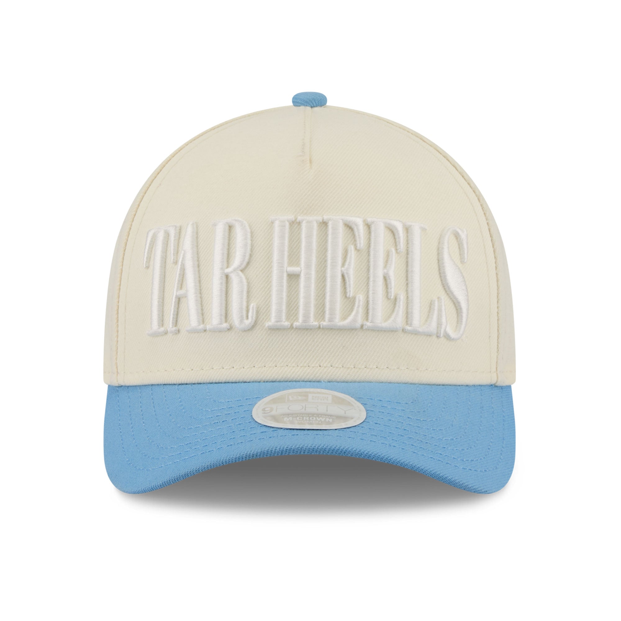 Casquette New Era pour femme, couleur crème/bleu Caroline, North Carolina Tar Heels, modèle 9FORTY à monture A ajustable.