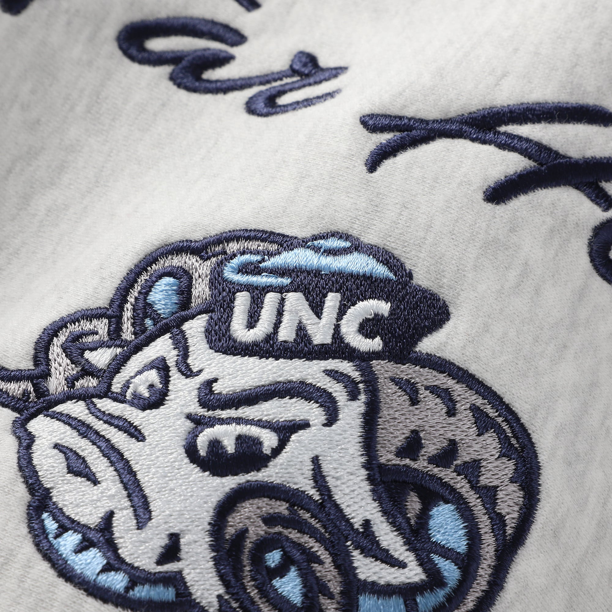 Sweat-shirt oversize en flanelle gris chiné Pressbox pour femme, aux couleurs des Tar Heels de Caroline du Nord.