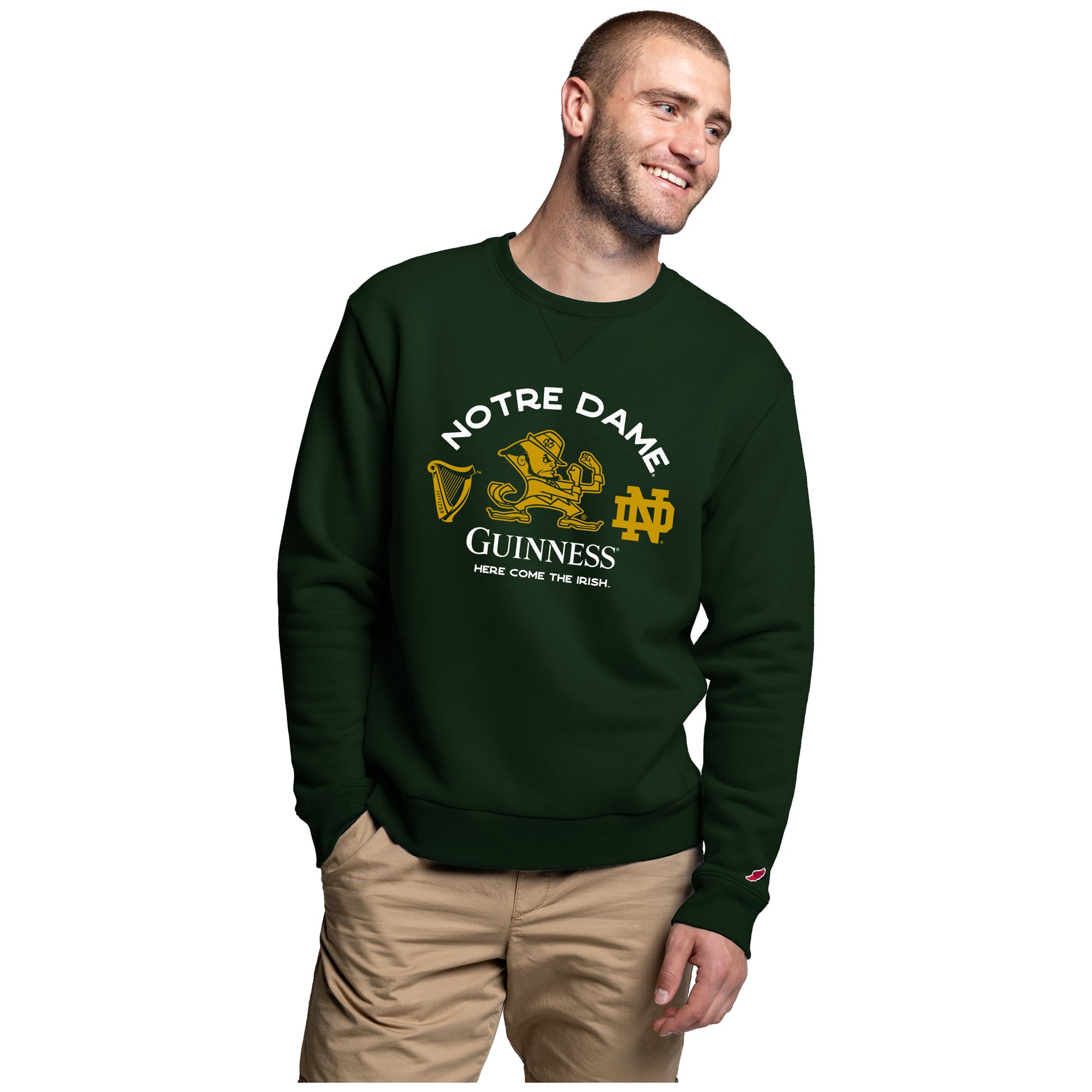 Sweat-shirt vert à triple logo Guinness de la collection Men's League Collegiate Wear, Notre Dame Fighting Irish