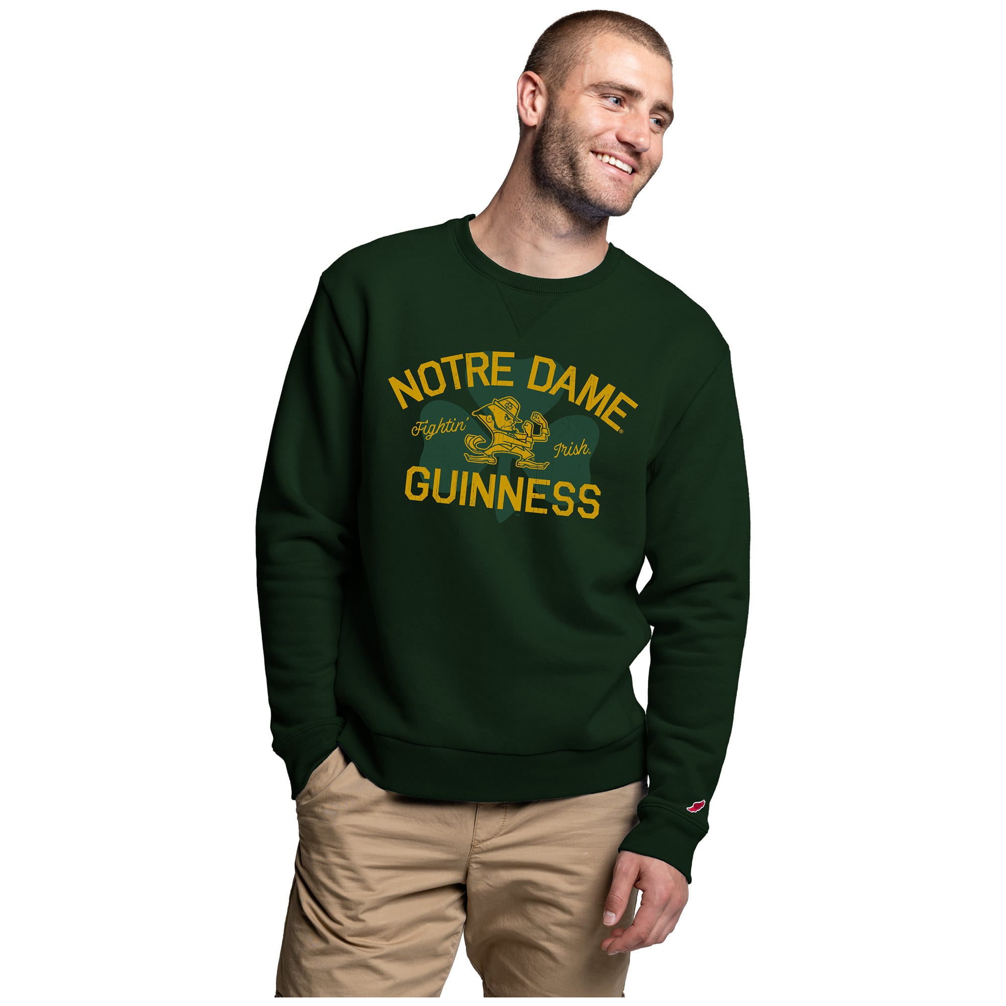 Sweat-shirt vert chasseur Notre Dame Fighting Irish Guinness Leprechaun Shamrock de la collection Men's League Collegiate Wear