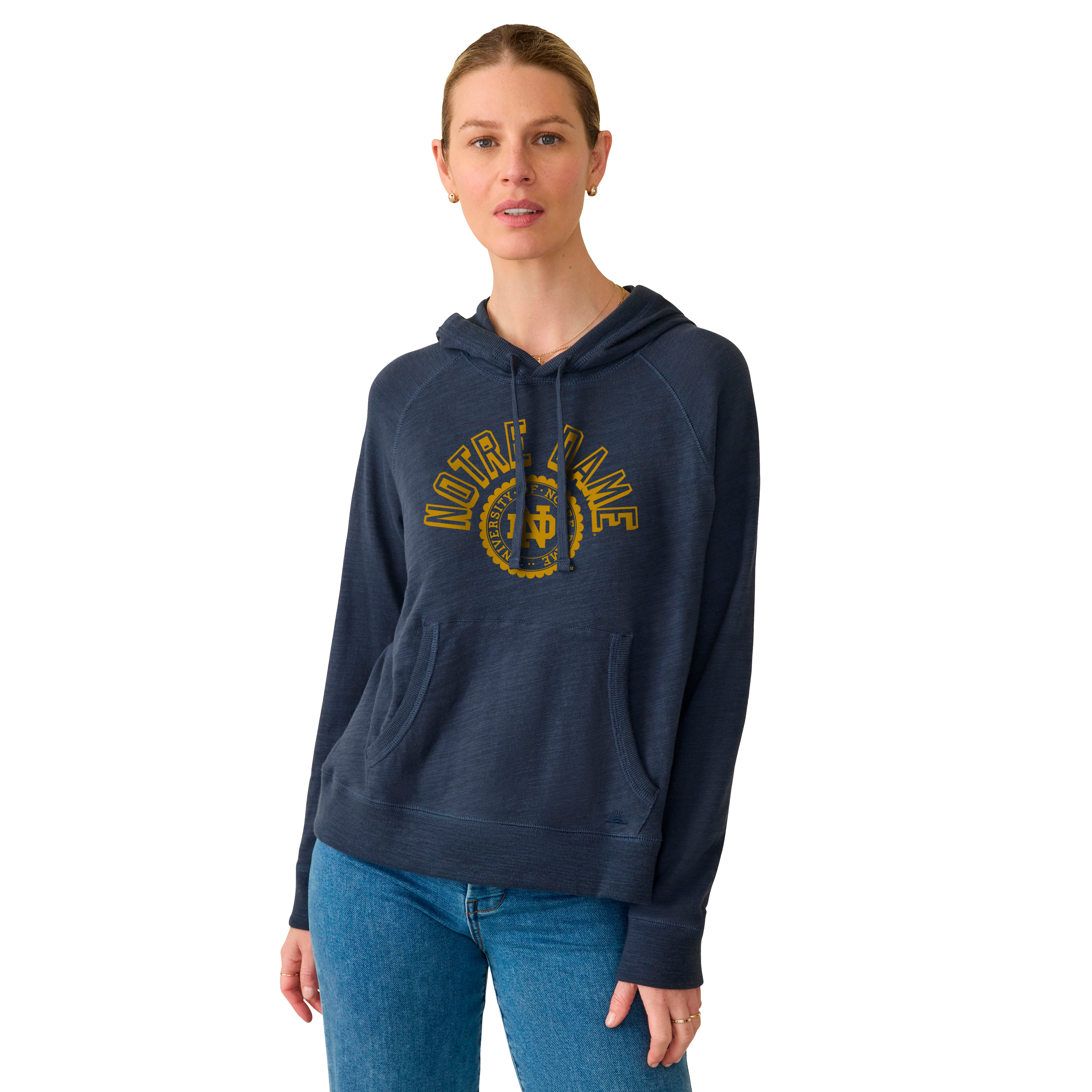 Sweat à capuche FAHERTY bleu marine pour femme, motif Notre Dame Fighting Irish, en tissu flammé délavé.