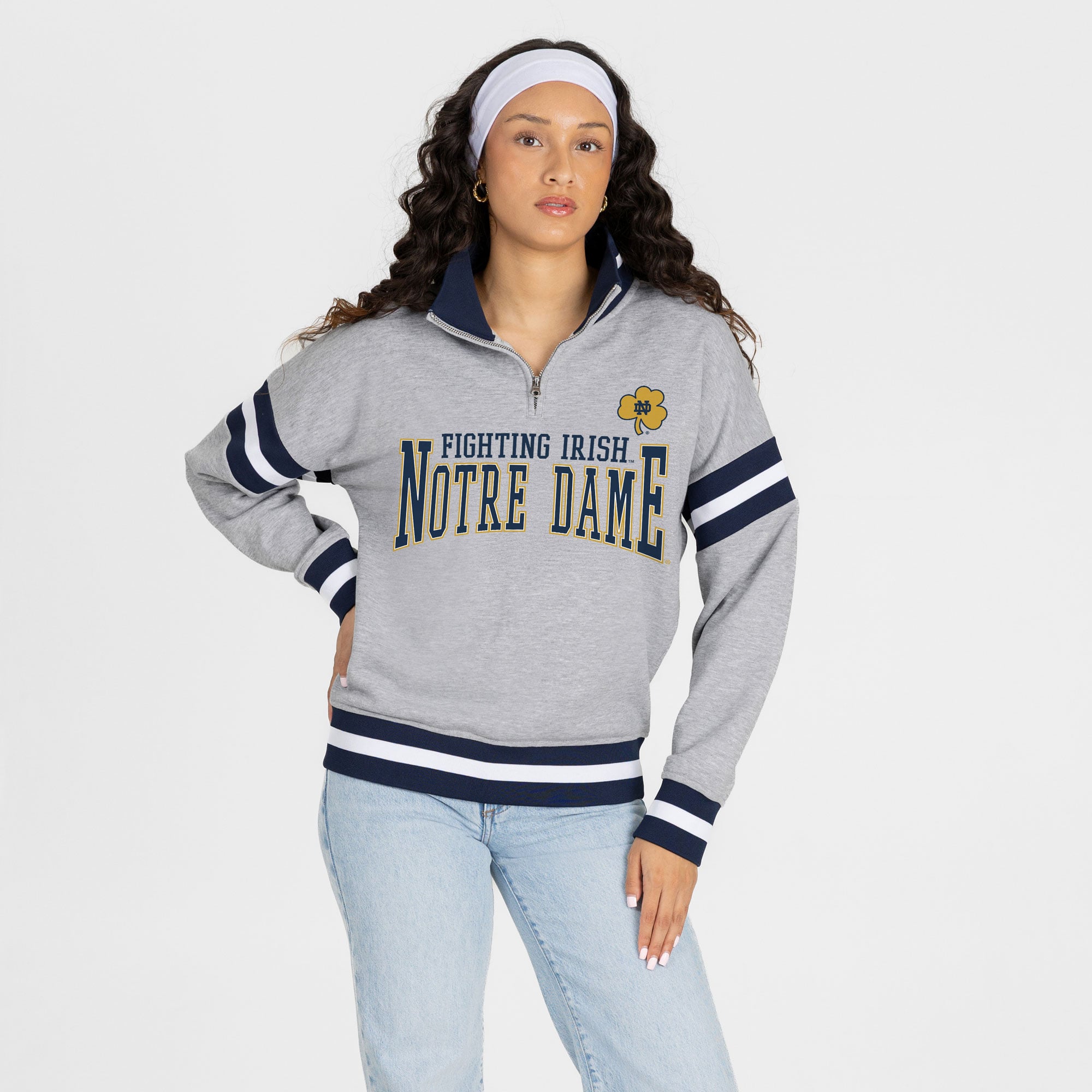 Pull à col zippé gris Notre Dame Fighting Irish « Hold the Line » pour femme, collection Gameday Couture.