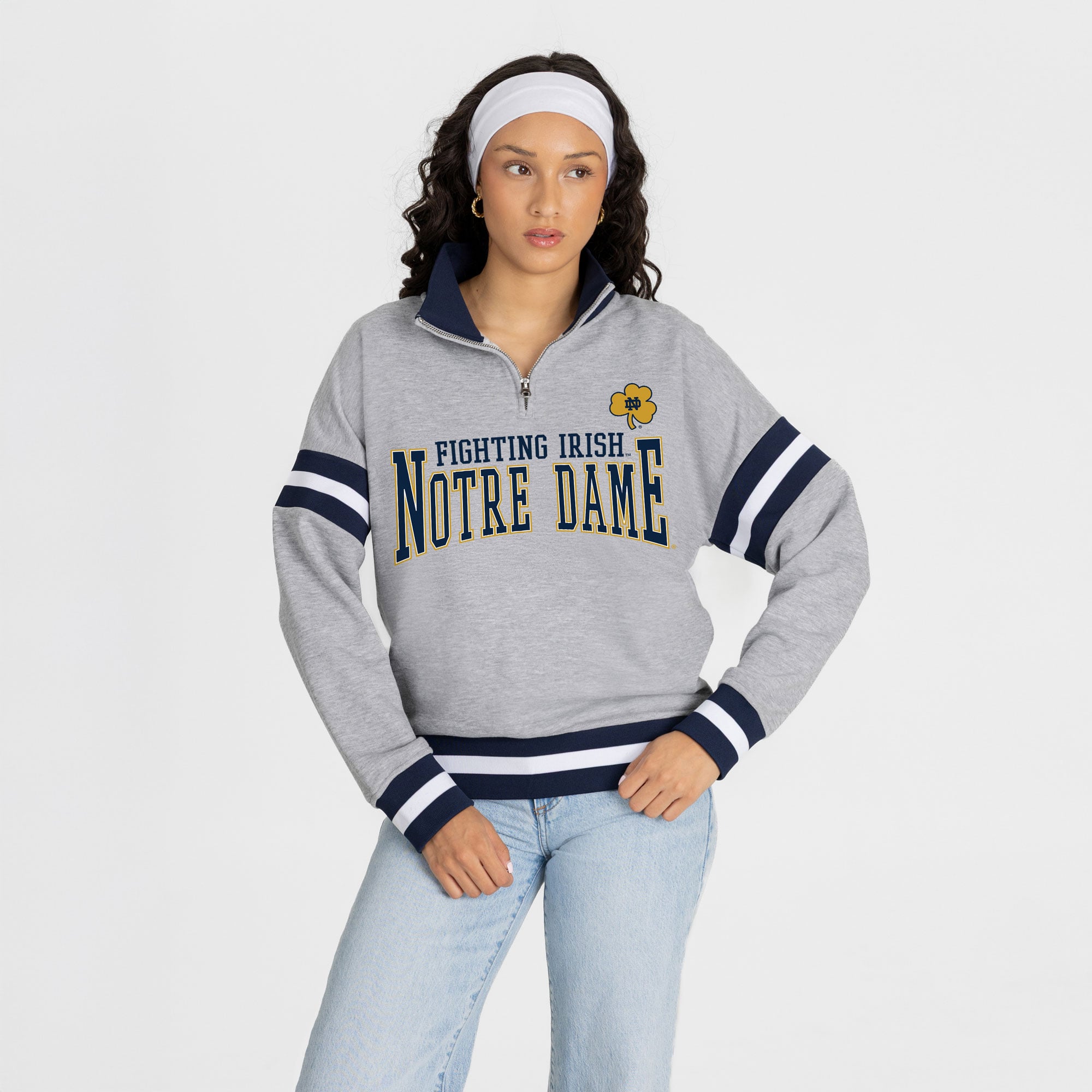 Pull à col zippé gris Notre Dame Fighting Irish « Hold the Line » pour femme, collection Gameday Couture.