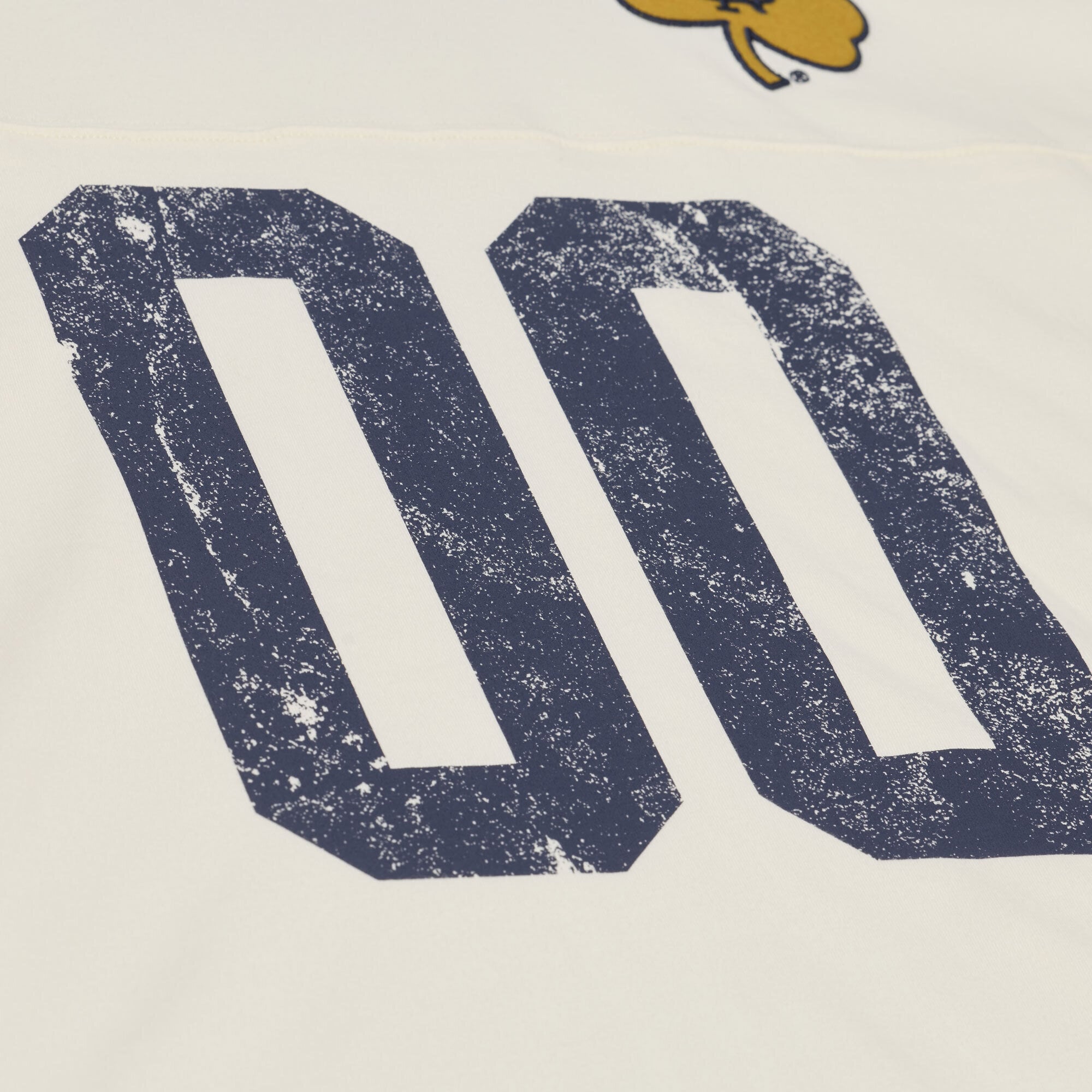 T-shirt oversize à manches 3/4 Mitchell & Ness crème Notre Dame Fighting Irish pour femme