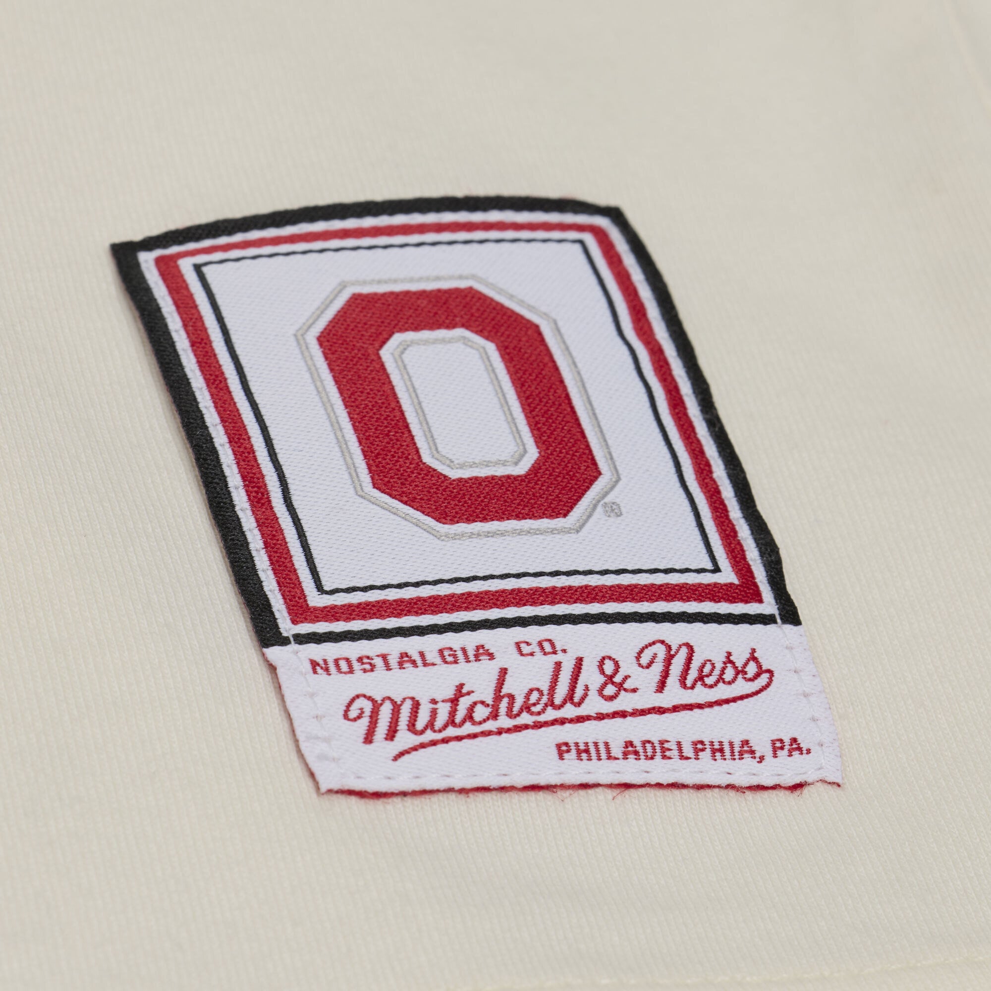 T-shirt oversize à manches 3/4 Mitchell & Ness crème Ohio State Buckeyes Retro Roots pour femmes