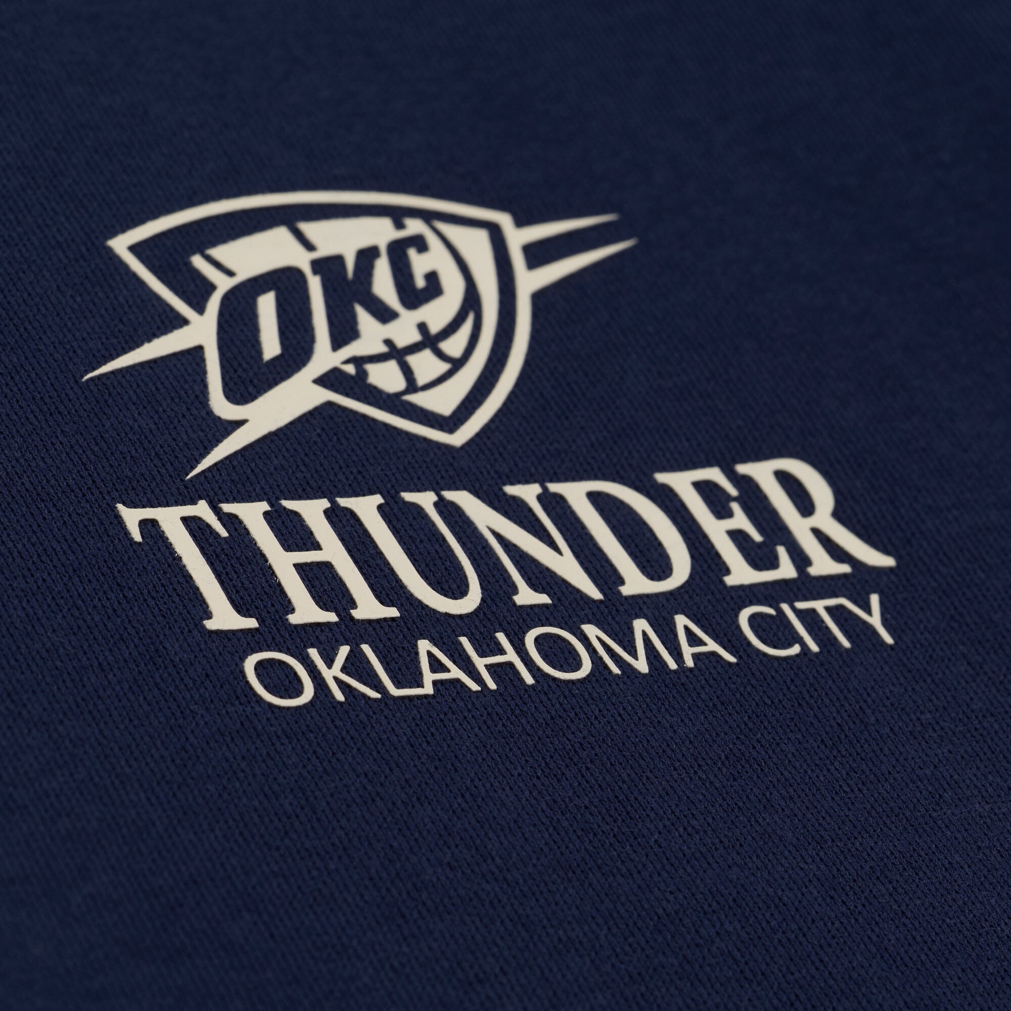 Sweat à capuche en polaire Mitchell & Ness bleu marine Oklahoma City Thunder pour homme