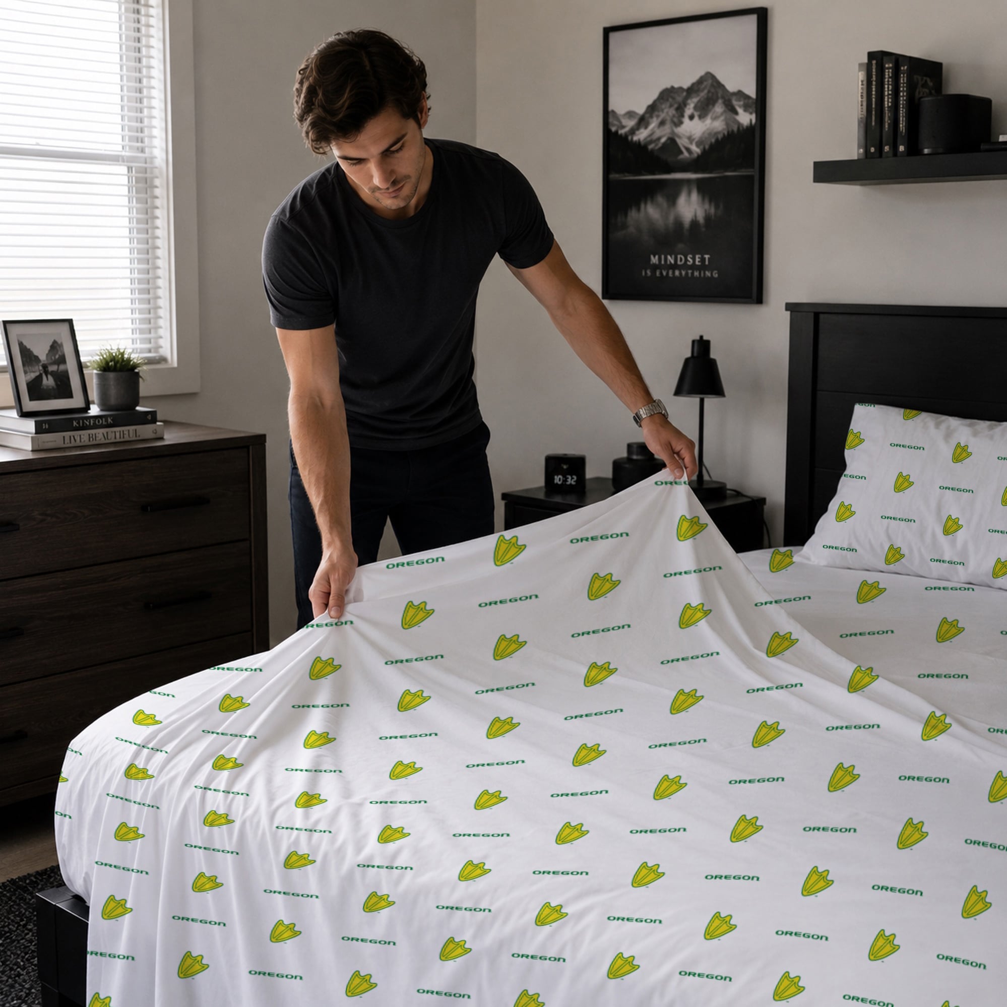 Pegasus Oregon Ducks Four-Piece Queen Sheet Set
