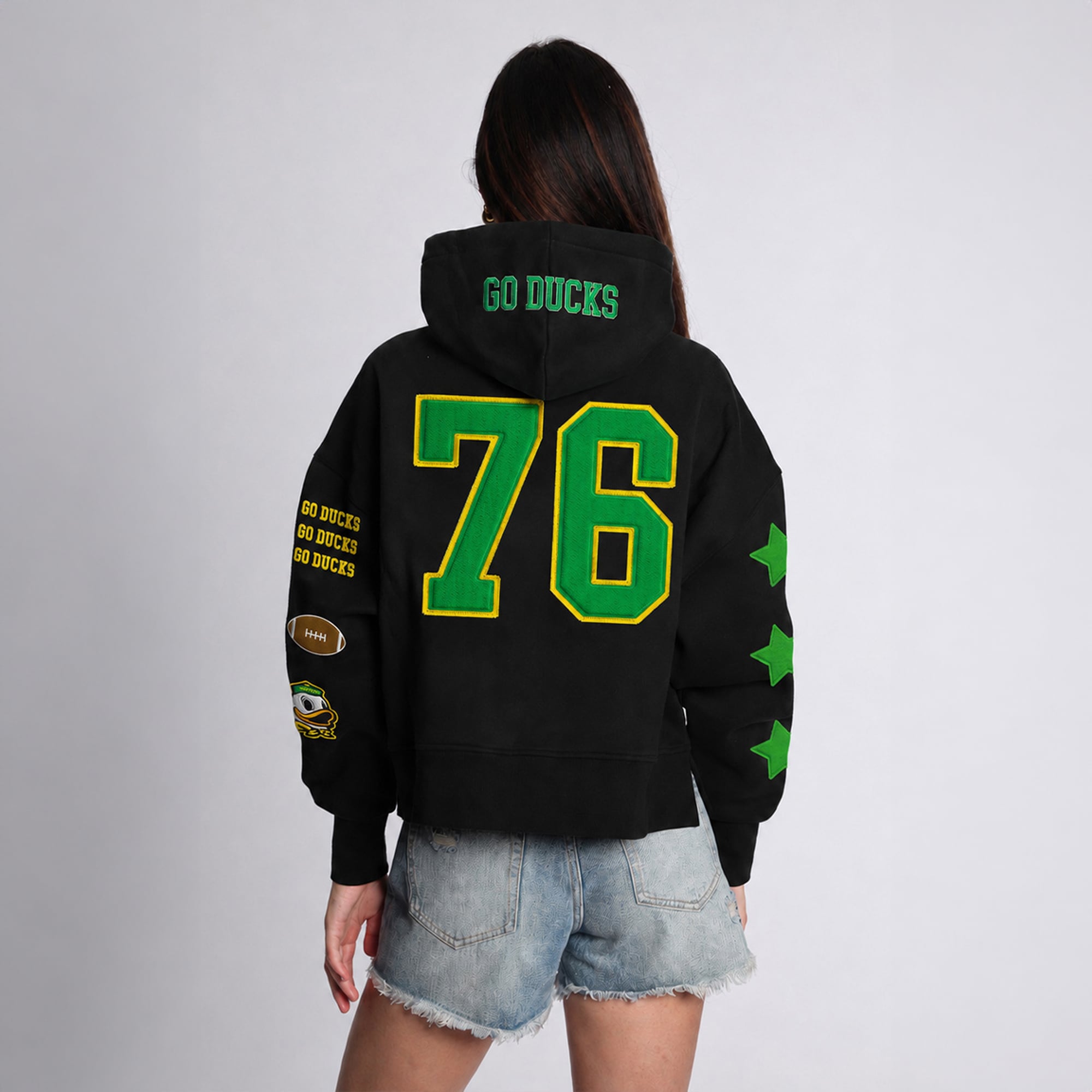 Sweat à capuche court noir Oregon Ducks pour femme de la marque Hype and Vice