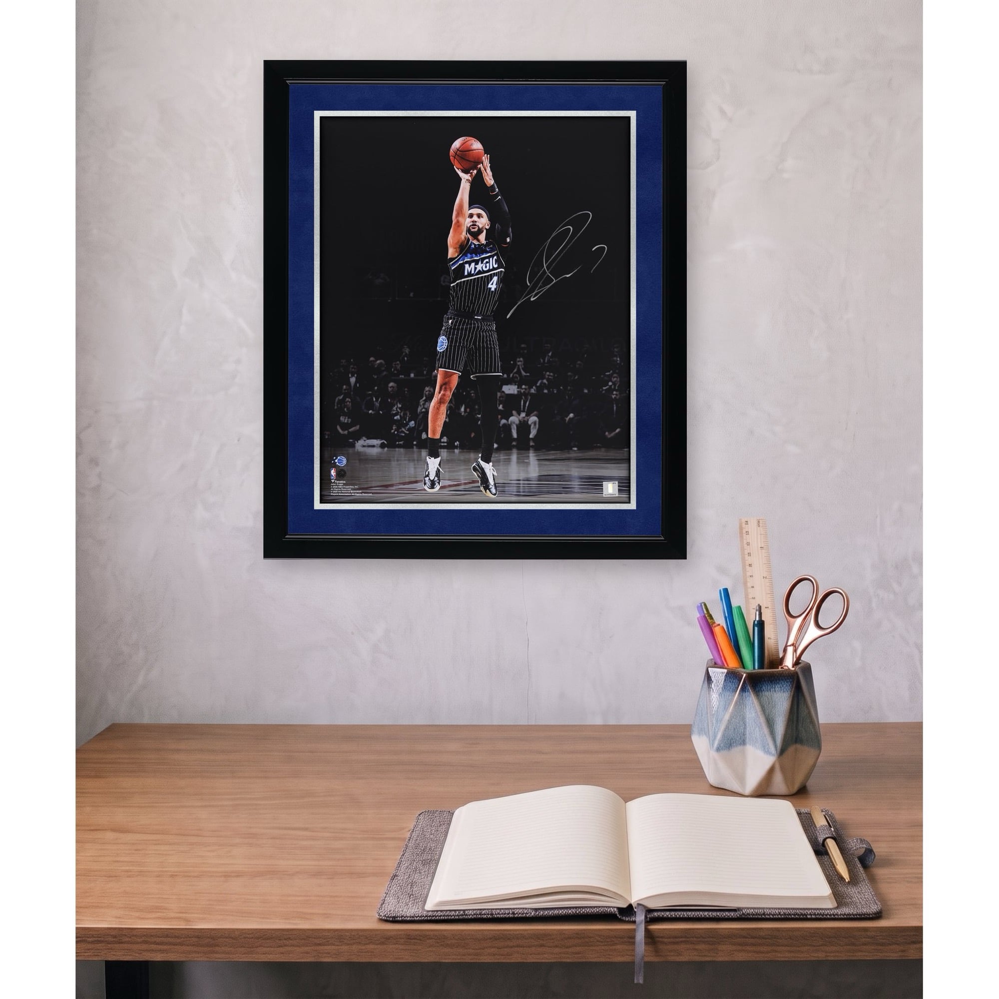 Photo dédicacée de Jalen Suggs (Orlando Magic) - 40 x 50 cm (16 x 20 pouces) - Shooting Spotlight