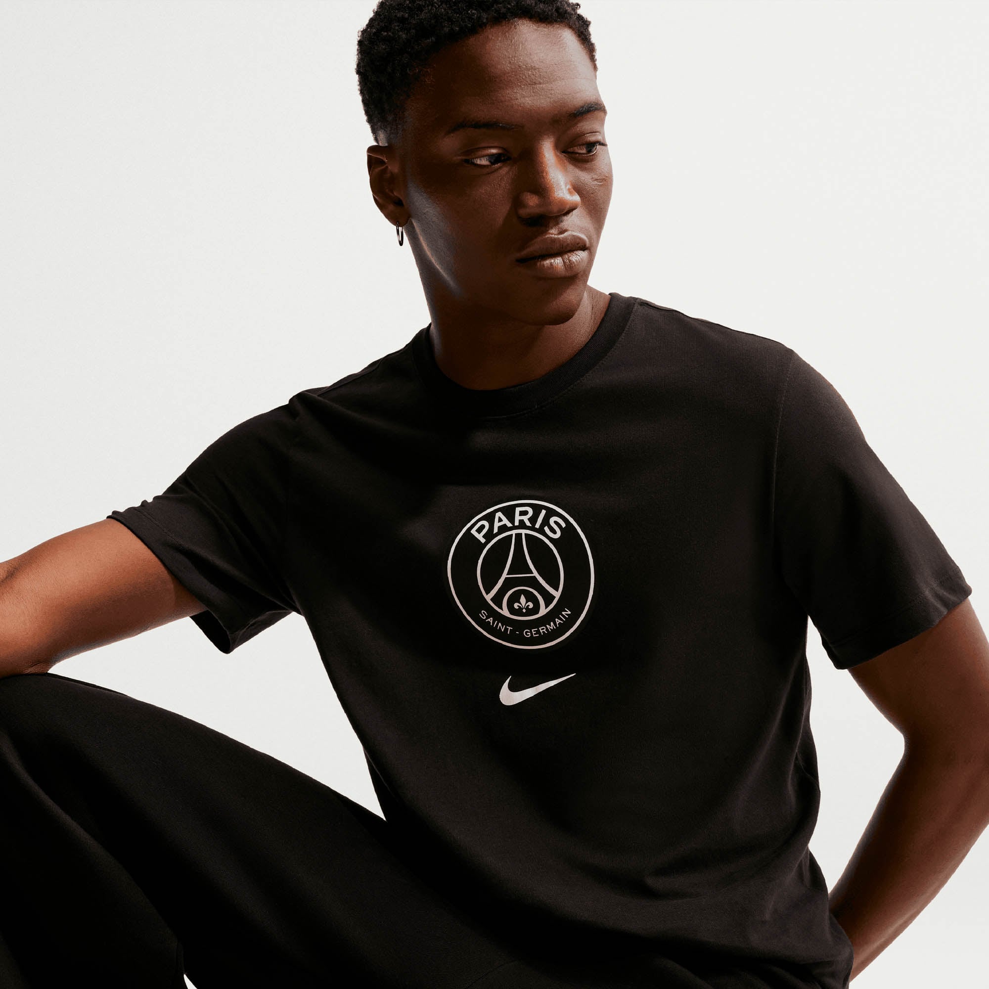 T-shirt Nike noir pour homme avec écusson du Paris Saint-Germain