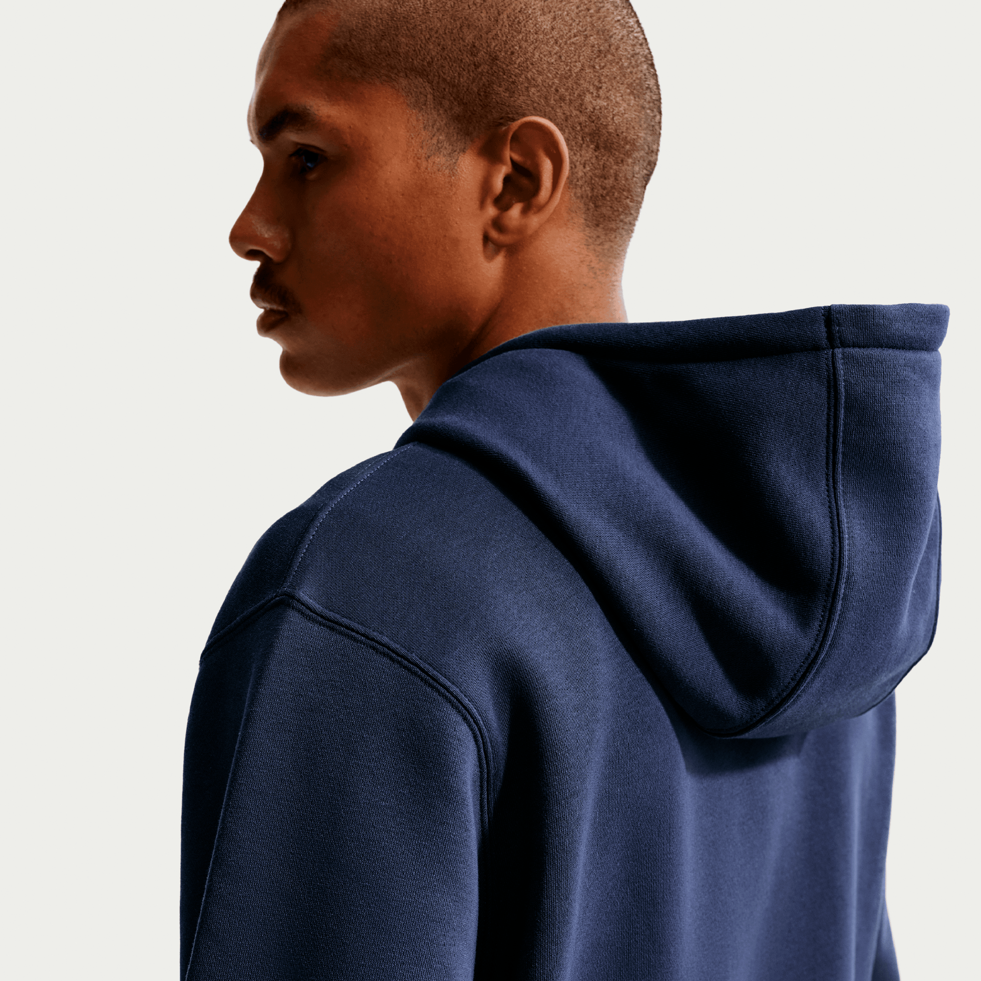 Sweat à capuche polaire Nike bleu pour homme avec l'écusson du Paris Saint-Germain