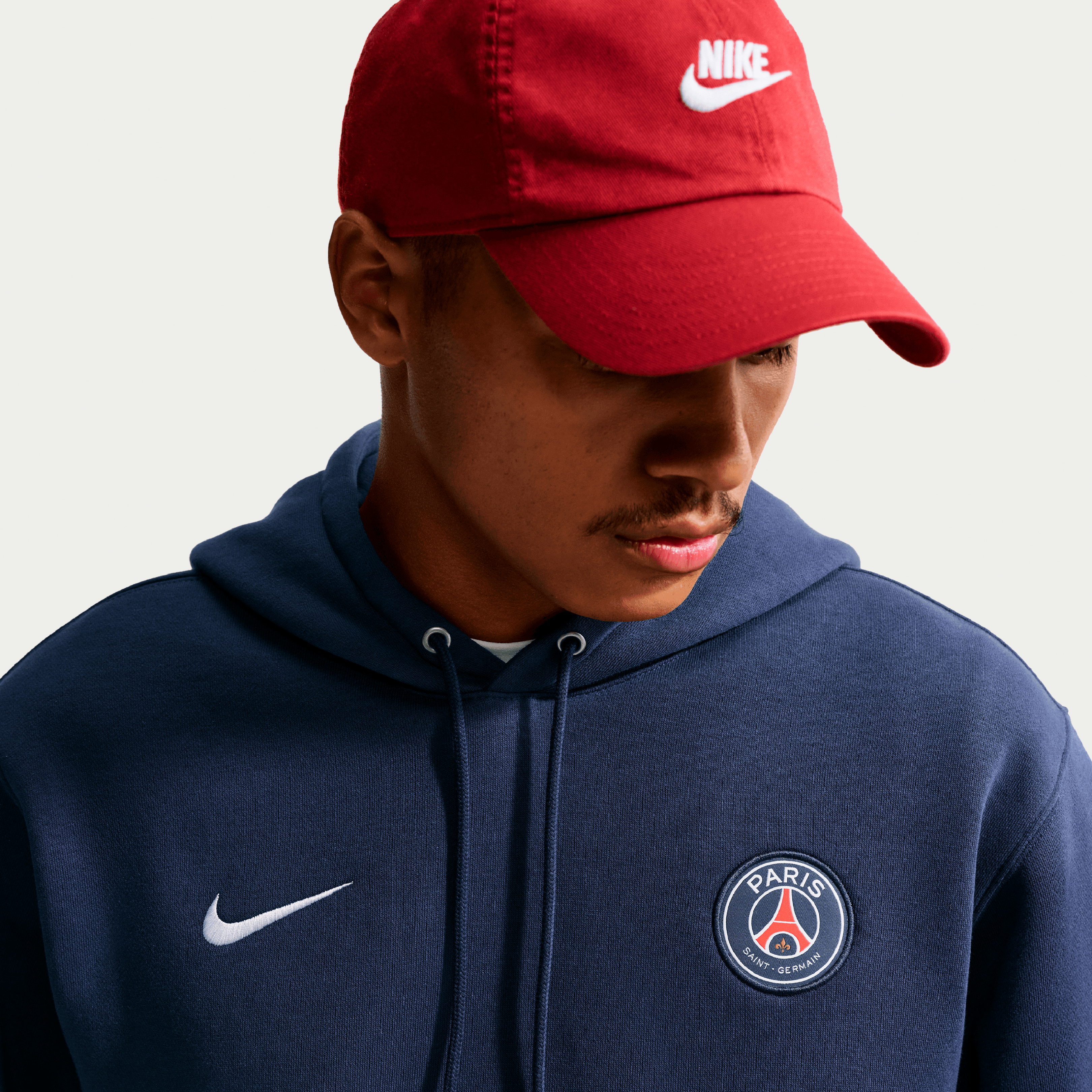 Sweat à capuche polaire Nike bleu pour homme avec l'écusson du Paris Saint-Germain