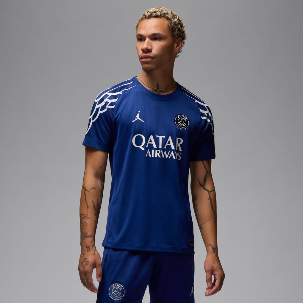 Maillot PSG Quatrième équipement 2022/23 - Taille L - Noir - Marque Jordan - Occasion