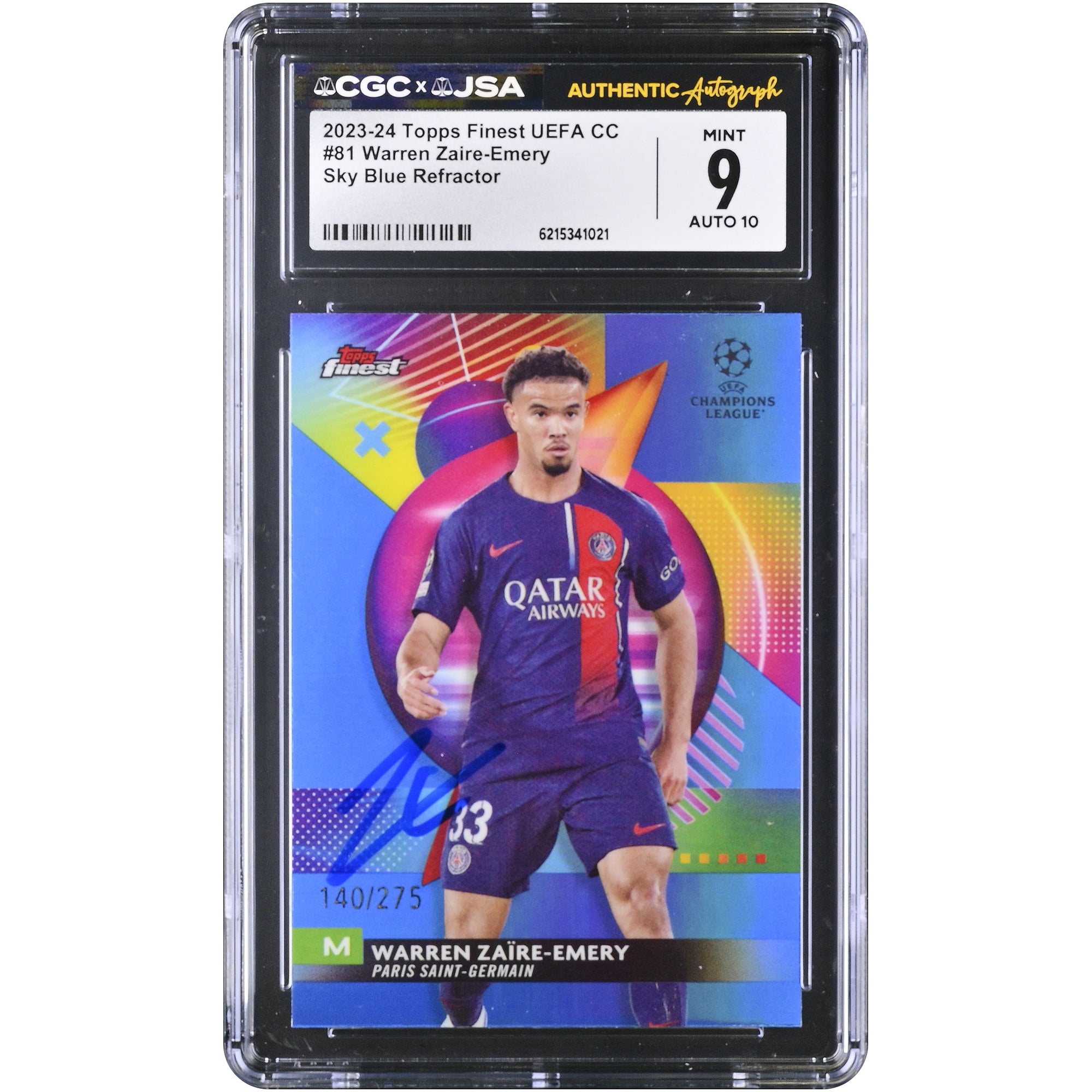 Carte autographiée par Warren Zaïre-Emery (Paris Saint-Germain) 2023-24 Topps Finest UEFA CC Sky Blue Refractor n° 81/275, authentifiée CGC 9/10.