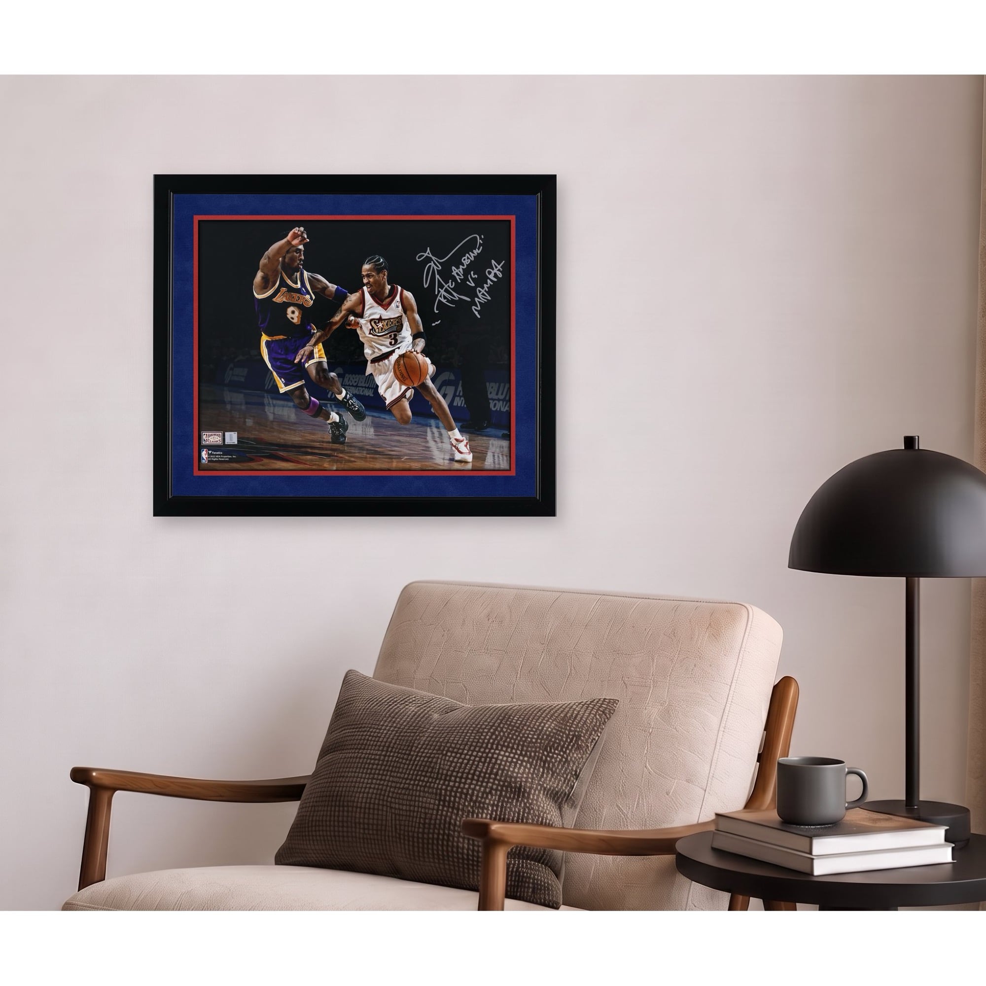 Photo dédicacée d'Allen Iverson (Philadelphia 76ers) - 40,6 x 50,8 cm (16 x 20 pouces) - Match 76ers contre Kobe Bryant - avec l'inscription « La réponse contre Mamba ».