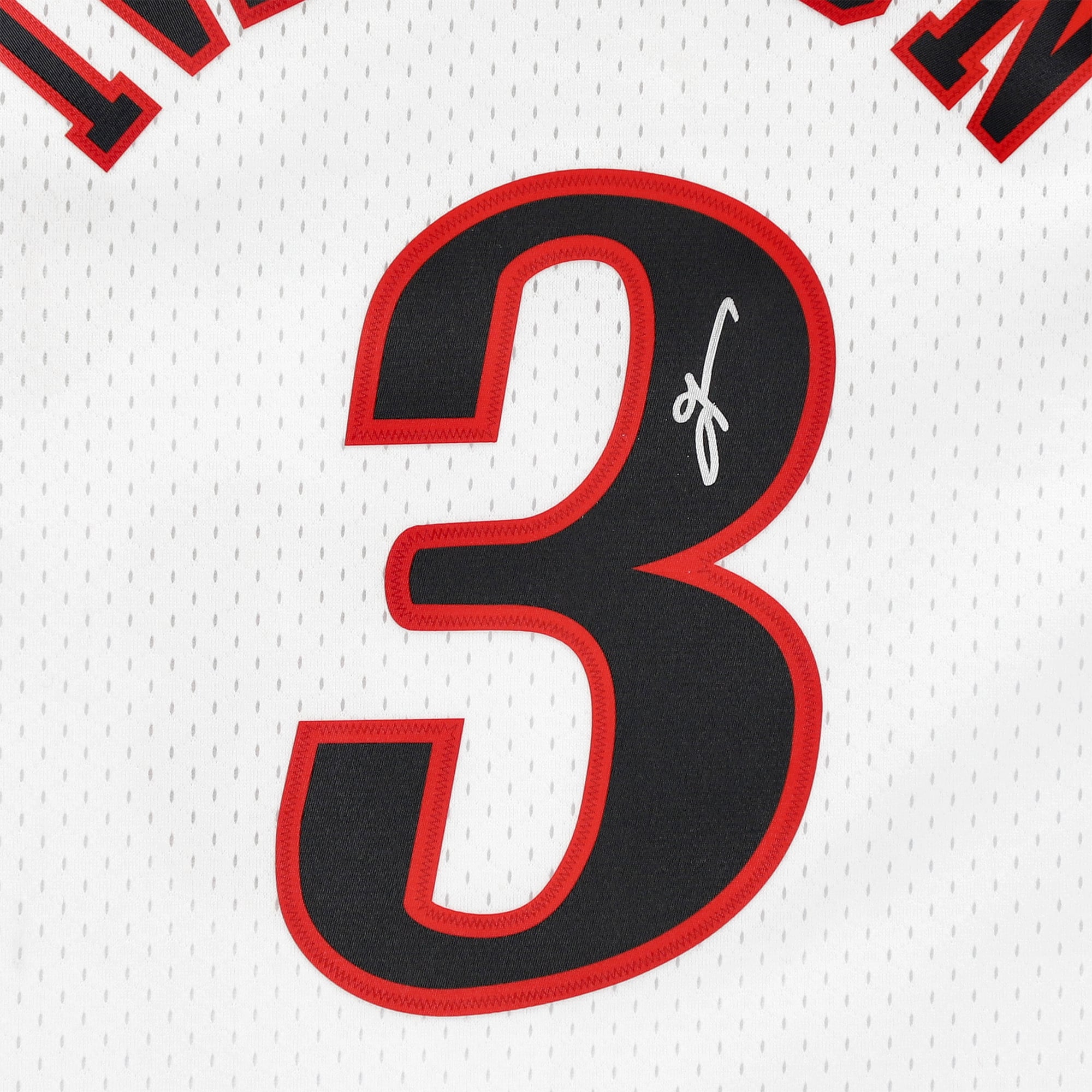 Allen Iverson Philadelphia 76ers Autographed Mitchell & Ness White 2000-01 Swingman Jersey