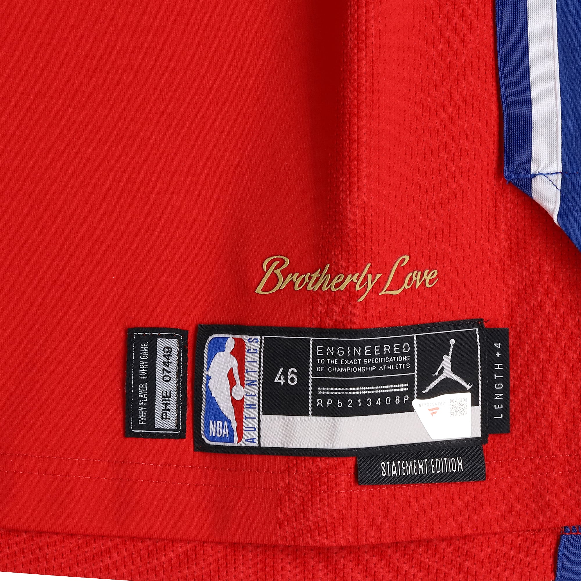 Maillot rouge n° 11 des Philadelphia 76ers, porté par Jeff Dowtin Jr. lors de la saison NBA 2025-2026 - Taille 48+4