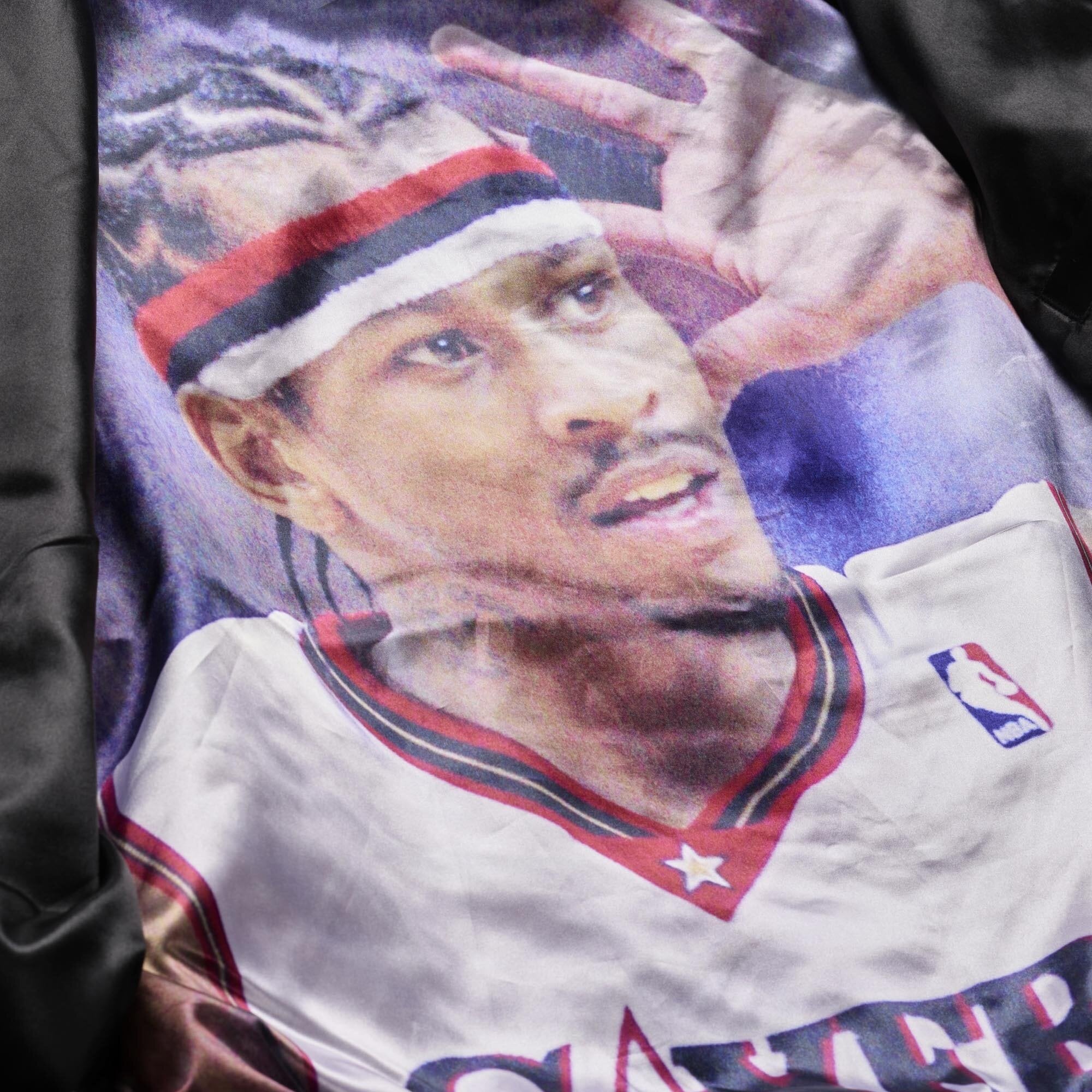 Veste légère en satin à boutons-pression Mitchell & Ness Allen Iverson rouge Philadelphia 76ers pour homme