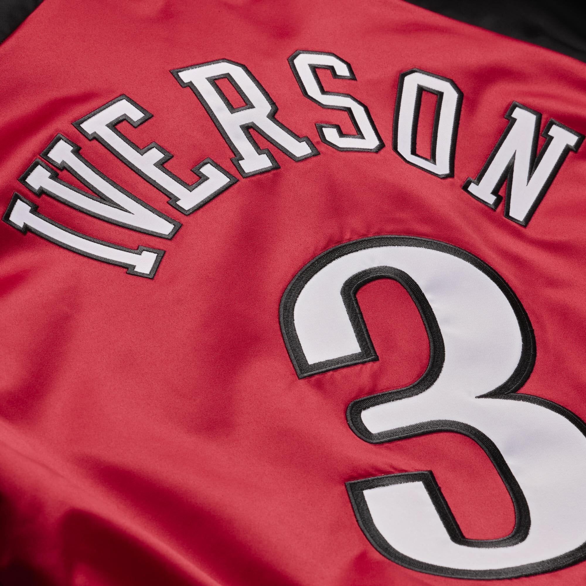 Veste légère en satin à boutons-pression Mitchell & Ness Allen Iverson rouge Philadelphia 76ers pour homme