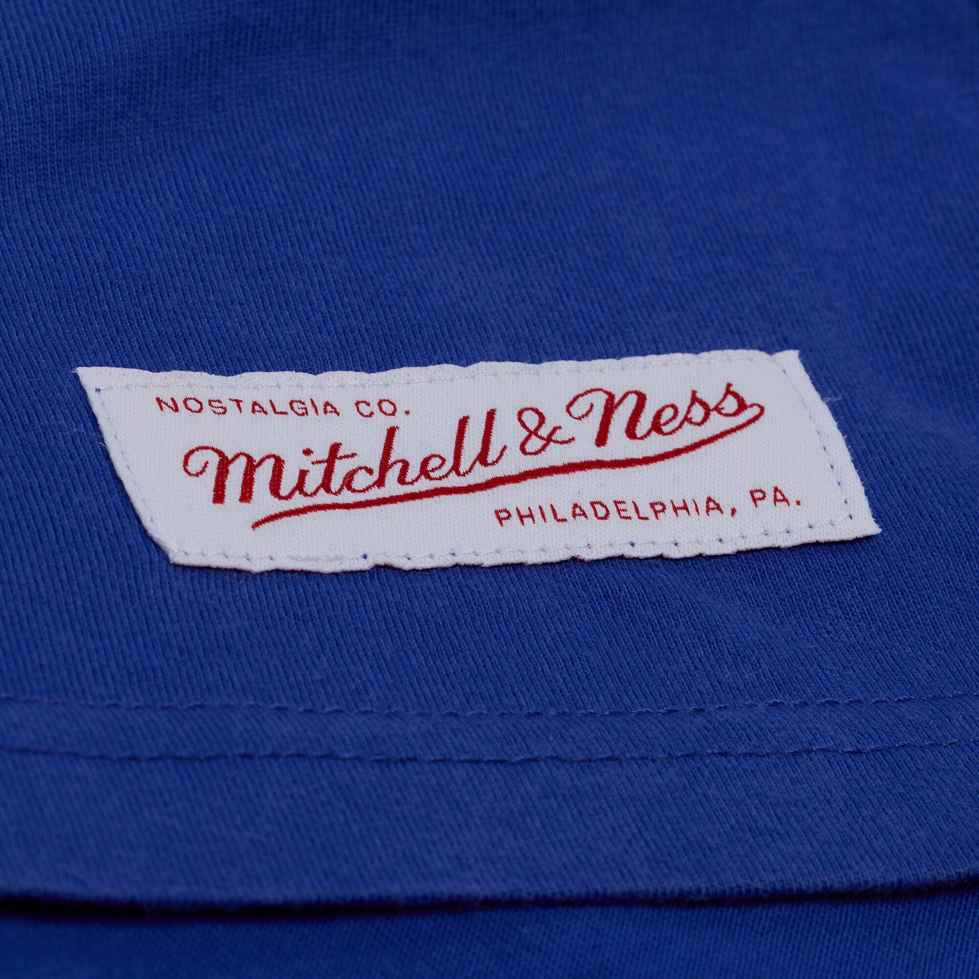 T-shirt Mitchell & Ness Royal Philadelphia 76ers Core Essentials pour homme