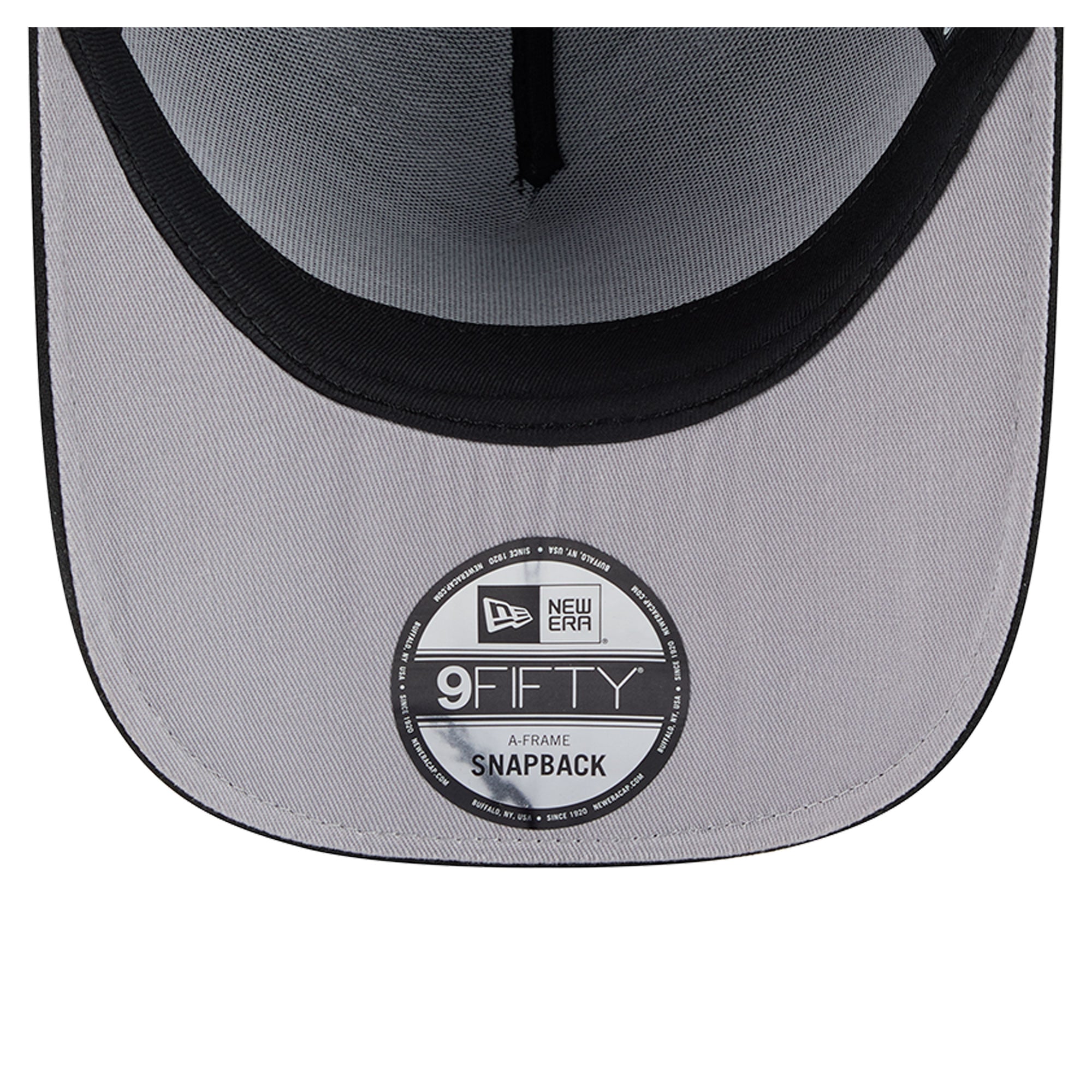 Men's New Era Black Philadelphia 76ers Golden 9FIFTY Snapback Hat