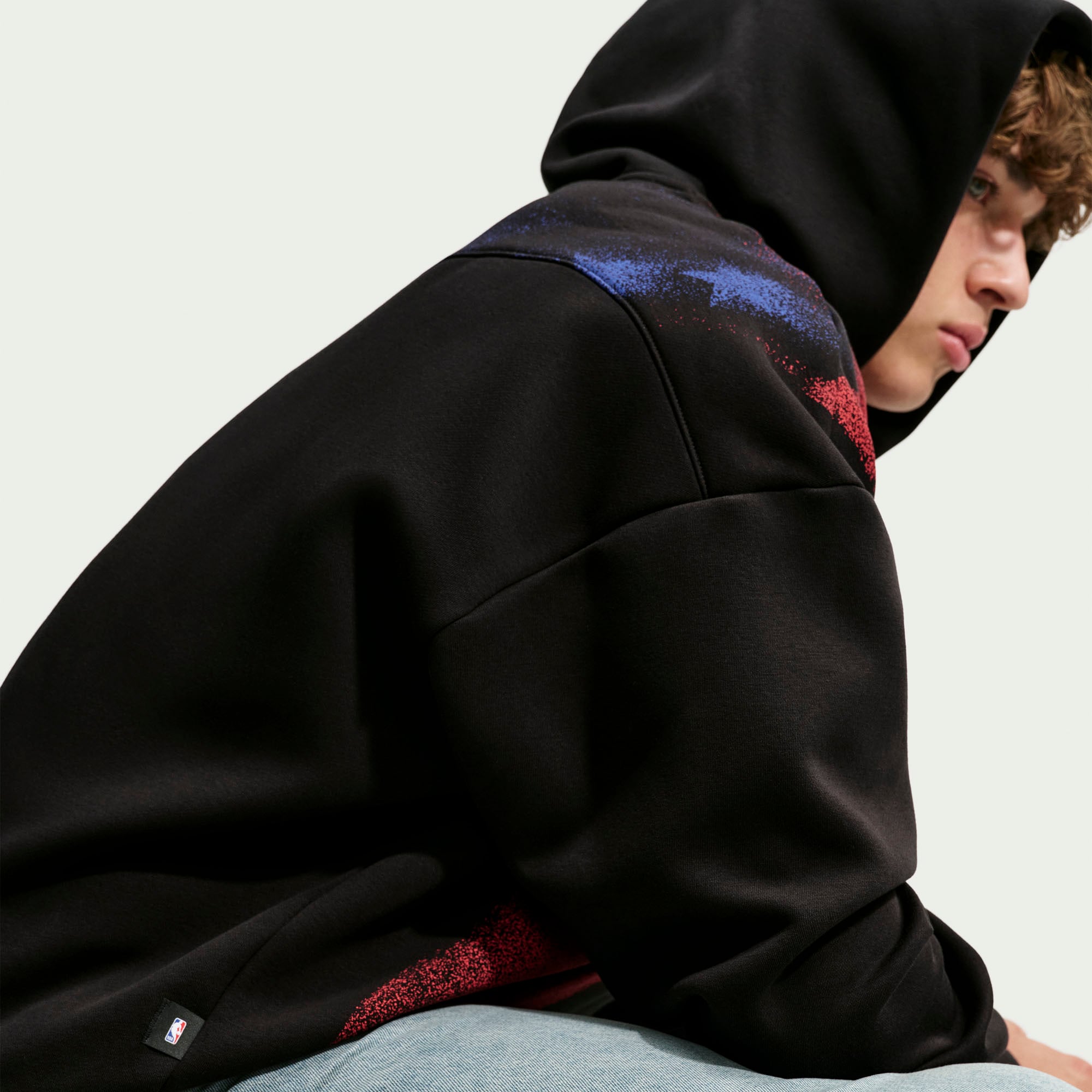 Sweat à capuche Nike Philadelphia 76ers 2026 Standard Issue Practice Icon Fleece noir pour homme