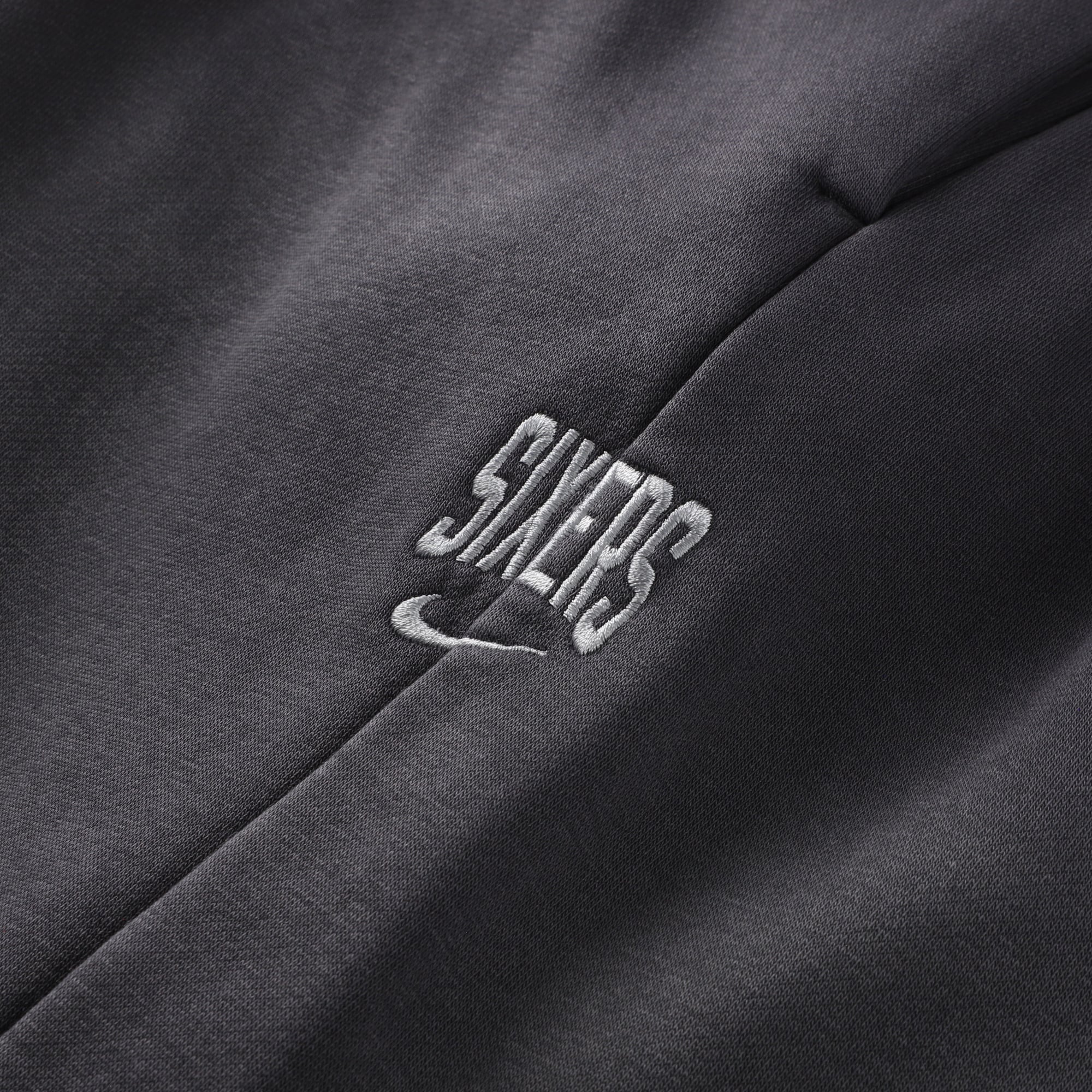Pantalon de voyage en molleton lavé Nike pour homme, coloris anthracite, Philadelphia 76ers, édition standard 2026