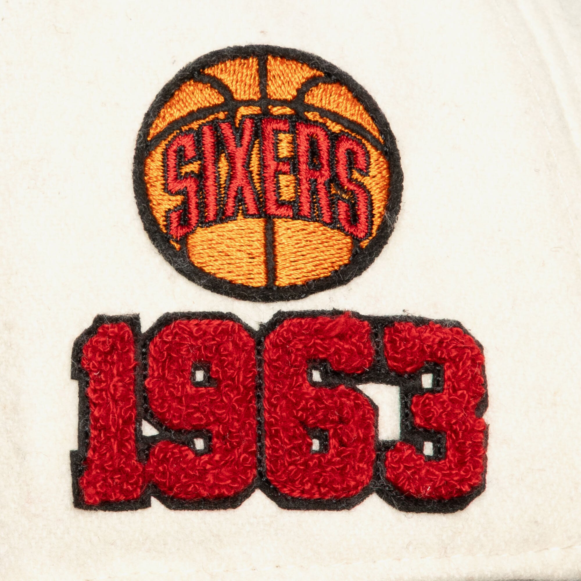 Unisex Mitchell & Ness Cream Philadelphia 76ers Cream Team Pro Adjustable Hat