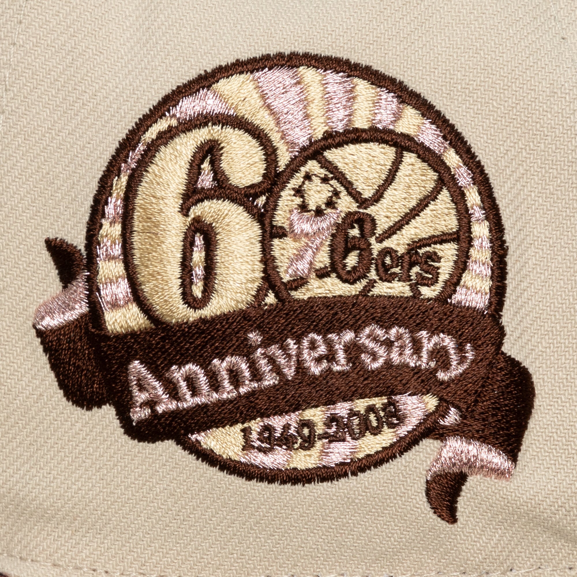 Casquette unisexe Mitchell & Ness Cream Philadelphia 76ers Hardwood Classics Automne Rose Pro