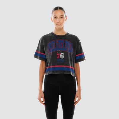  Philadelphia 76ers New Era Women's Cropped Boxy Mineral Wash T-Shirt - Black