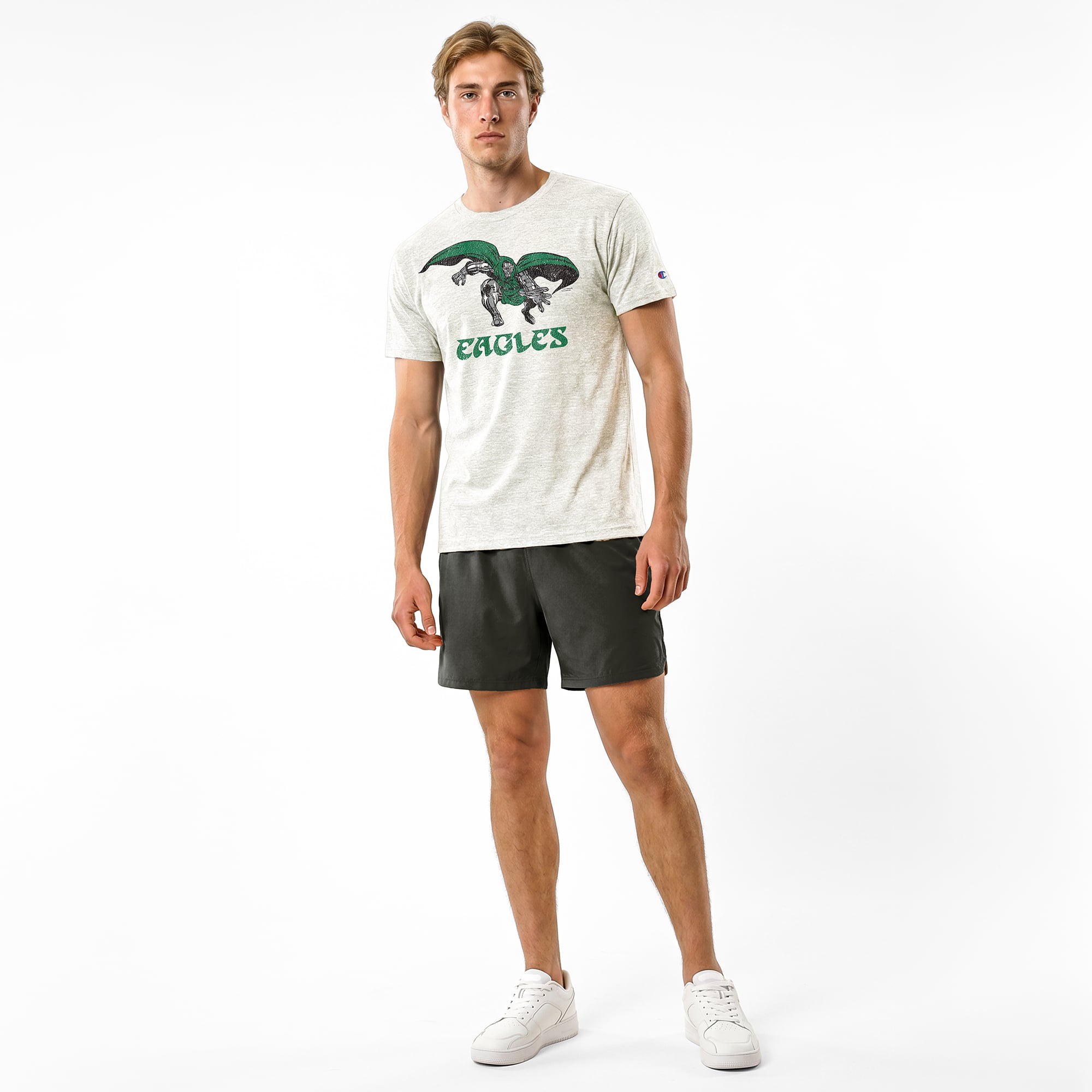 T-shirt homme Disney x Champion crème Philadelphia Eagles Docteur Doom en mélange de trois matières