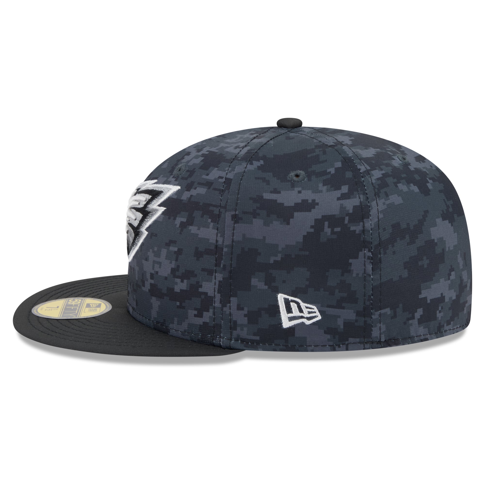 Casquette ajustée New Era noire Philadelphia Eagles 2026 Salute To Service 59FIFTY pour homme